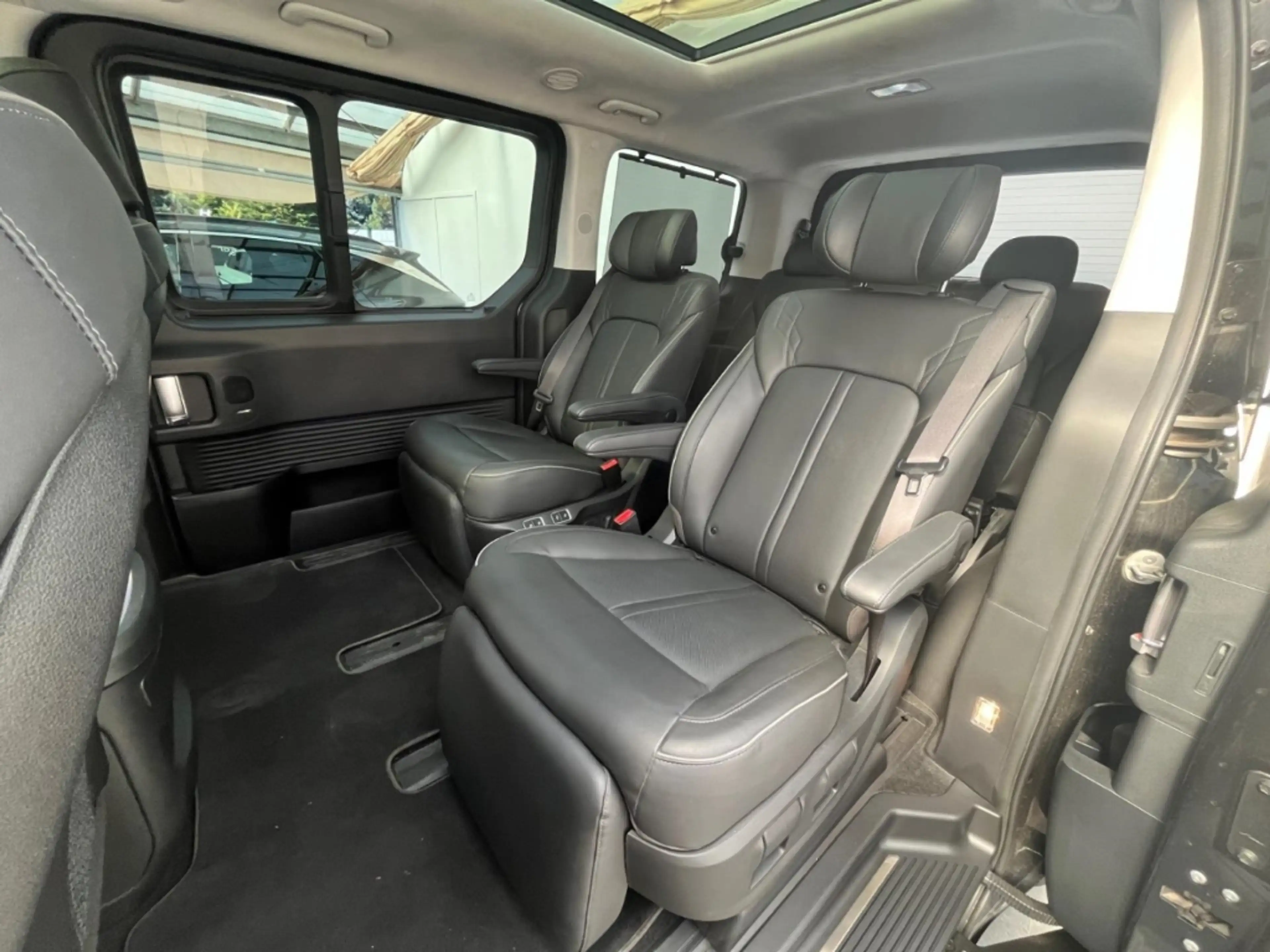 Hyundai STARIA Signature 7-Sitzer 2.2 CRDi 8AT 177PS Nappa — photo 12