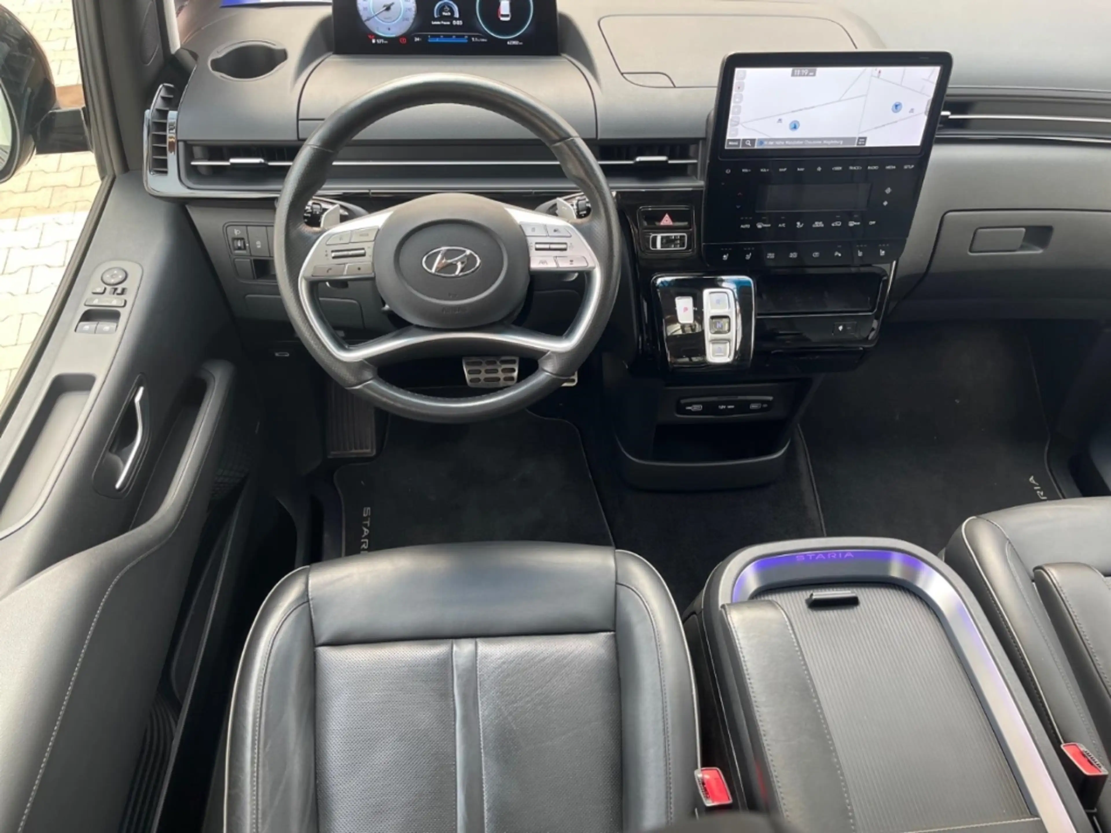 Hyundai STARIA Signature 7-Sitzer 2.2 CRDi 8AT 177PS Nappa — photo 10