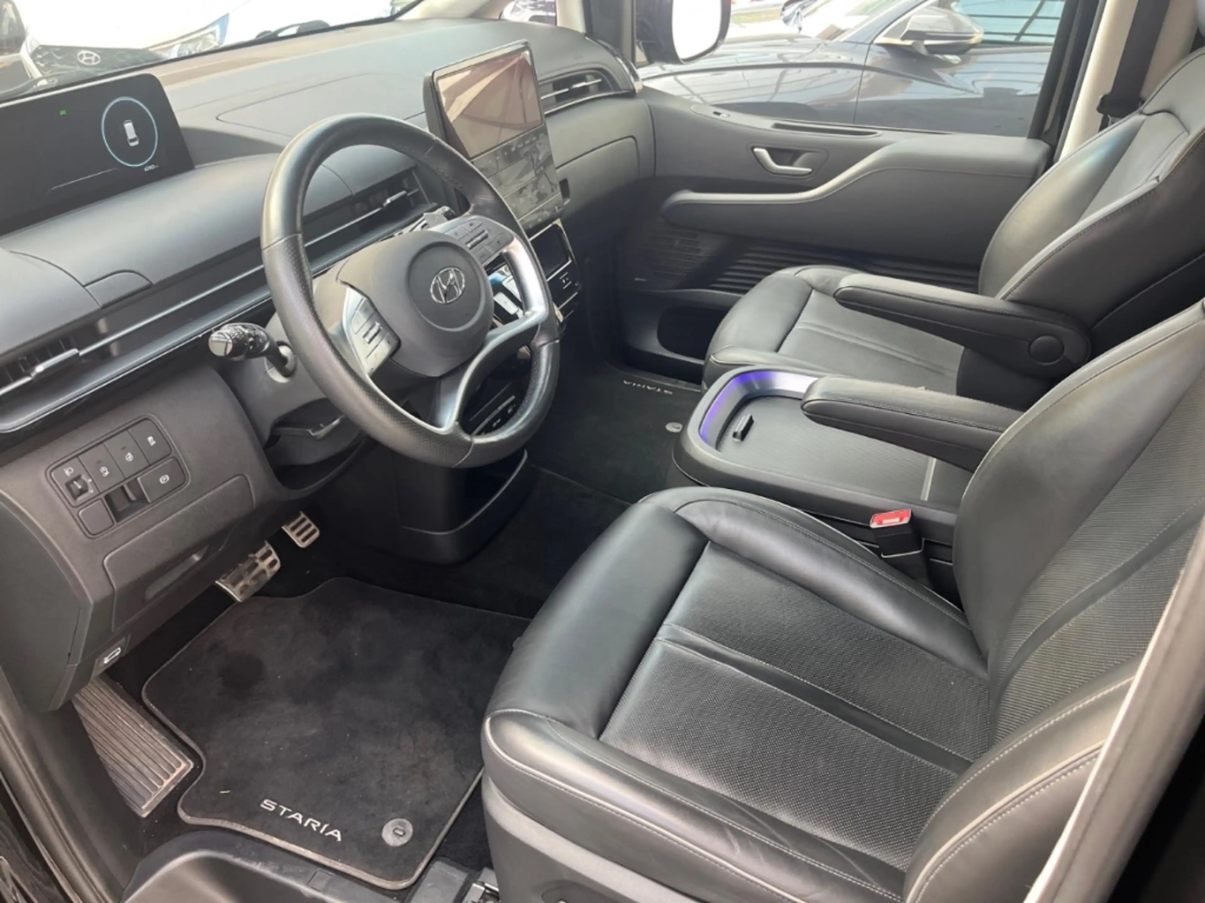 Hyundai STARIA Signature 7-Sitzer 2.2 CRDi 8AT 177PS Nappa — photo 7