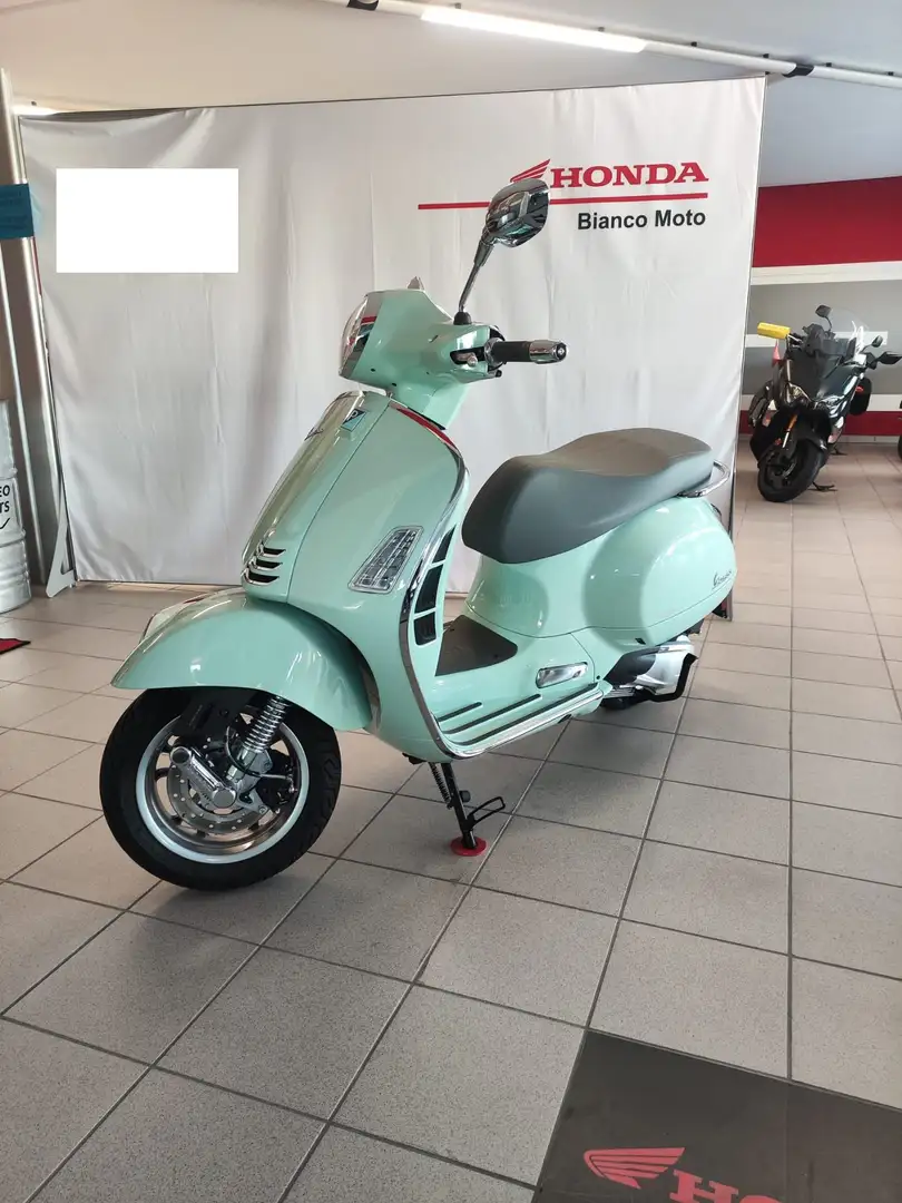 Vespa GTS 300 abs Verde - 1