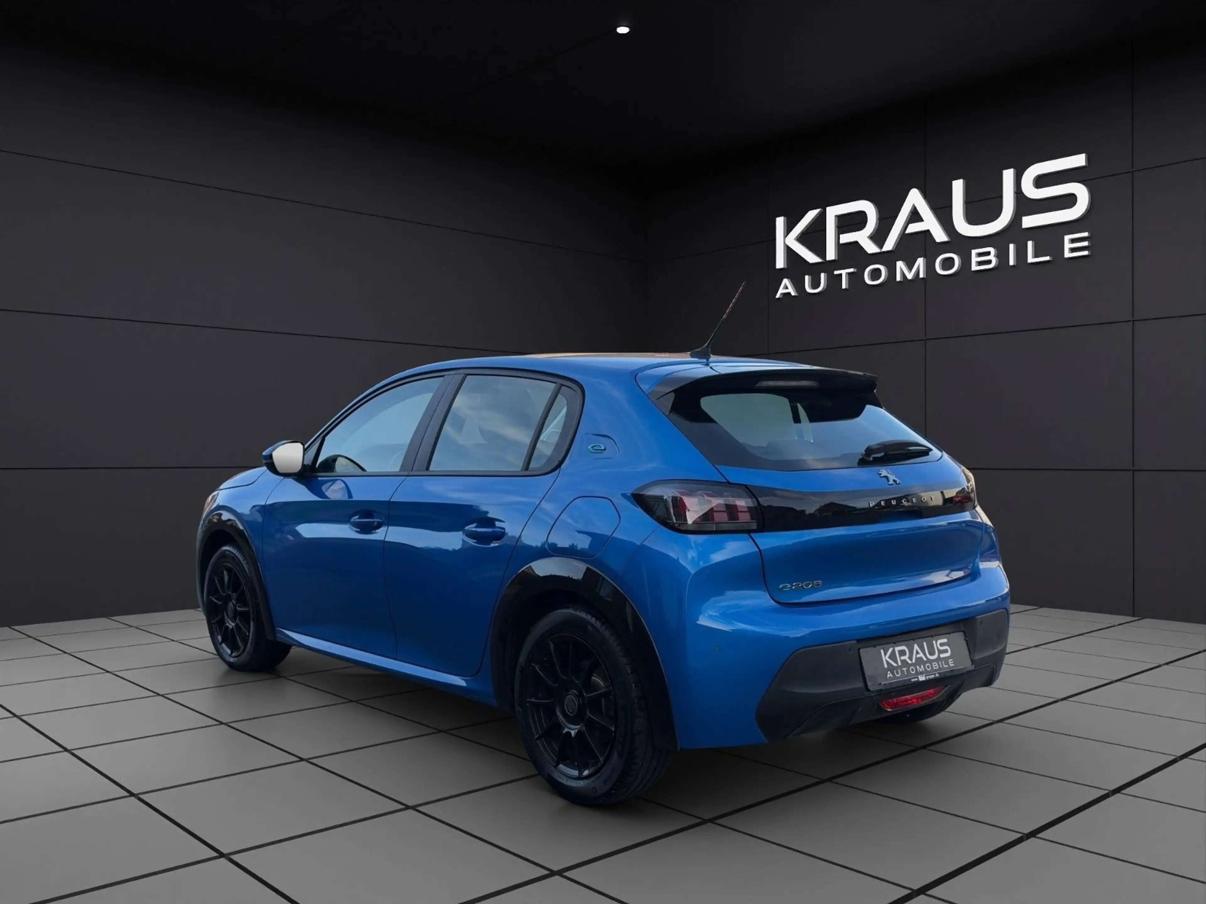 Peugeot e-208 Active Pack LED SHZ TEMPO CARPLAY PDC — photo 12