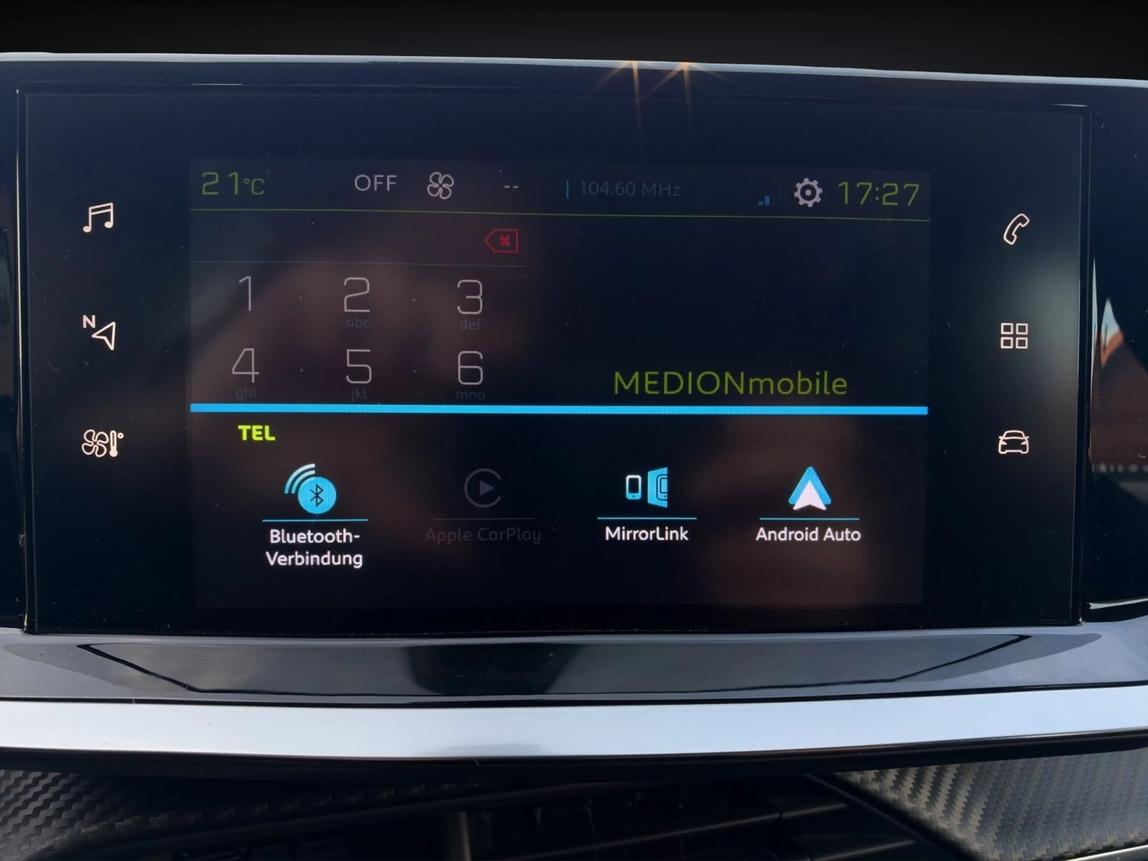 Peugeot e-208 Active Pack LED SHZ TEMPO CARPLAY PDC — photo 10