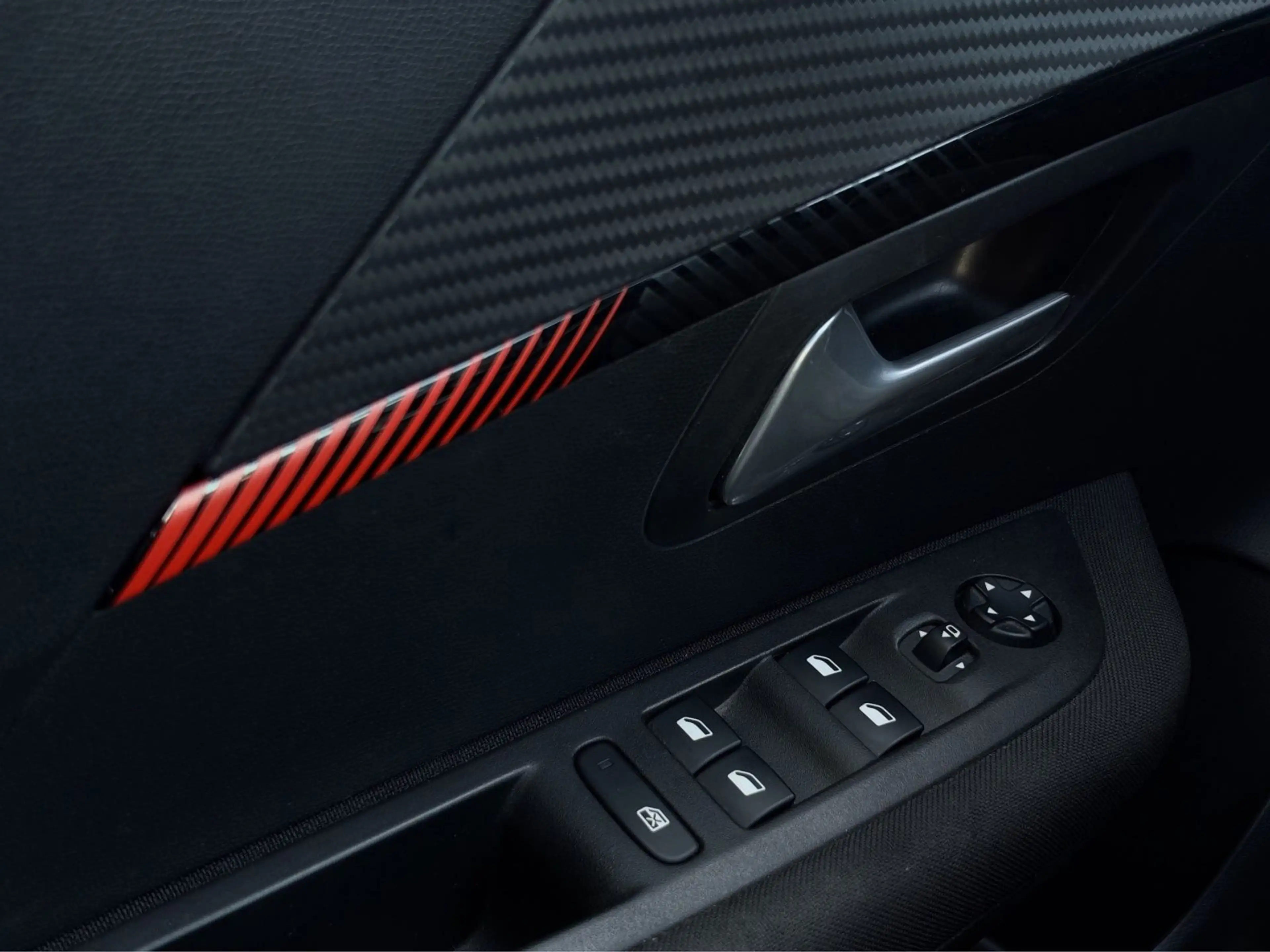 Peugeot e-208 Active Pack LED SHZ TEMPO CARPLAY PDC — photo 11