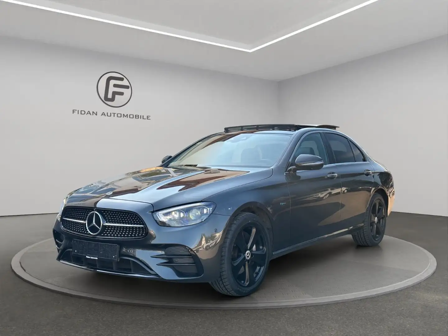 Mercedes-Benz E 300 de 4Matic*AMG*Pan*§25a*Multib*360*AHK*Burm Grijs - 1