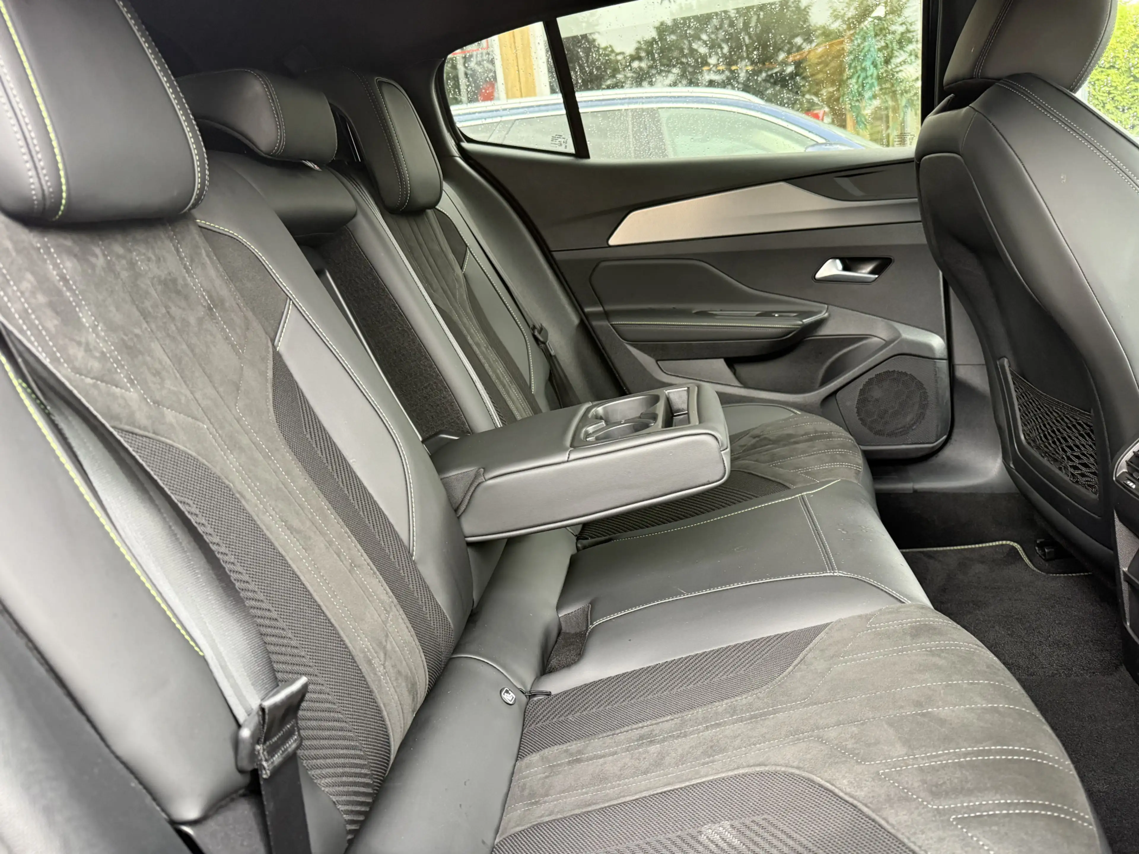 Peugeot 408 Hybrid 145 e-DCS6 GT aut., Schuif/kanteldak | Trek — photo 10