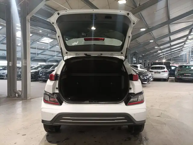 Hyundai Kona view 6