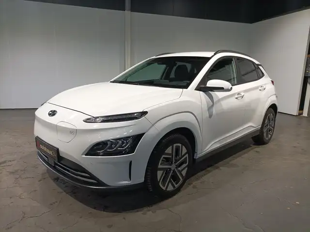 Hyundai Kona view 3