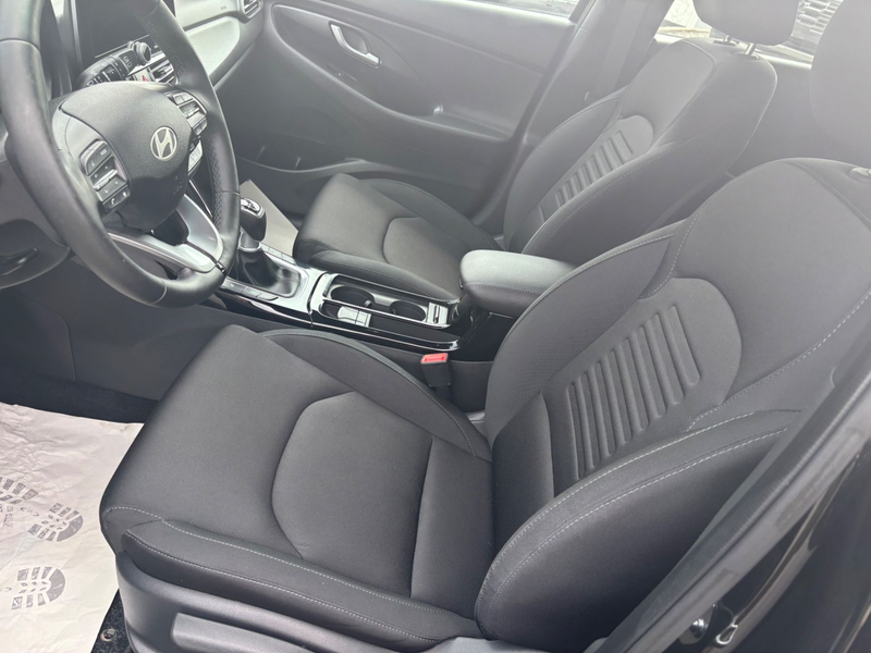Hyundai i30 Advantage,Navi+Kamera+LED+Virtual+SHZ+LHZ — photo 8