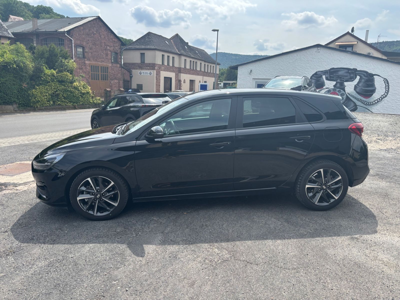 Hyundai i30 Advantage,Navi+Kamera+LED+Virtual+SHZ+LHZ — photo 3