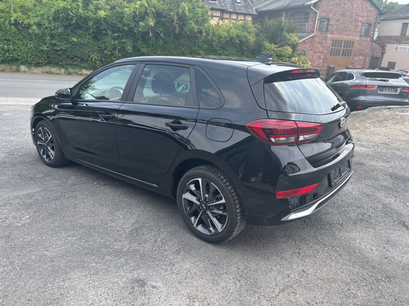 Hyundai i30 Advantage,Navi+Kamera+LED+Virtual+SHZ+LHZ — photo 14