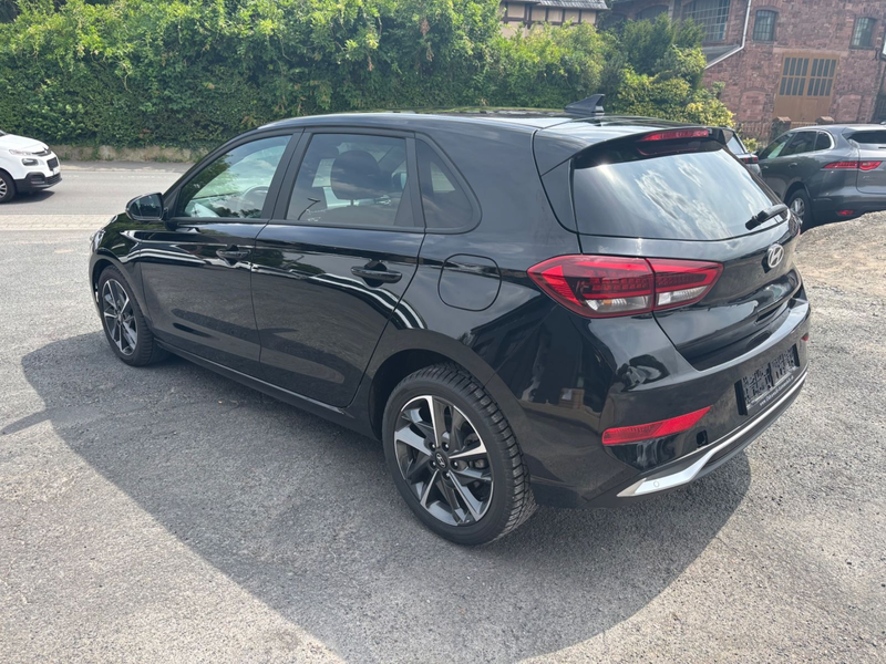 Hyundai i30 Advantage,Navi+Kamera+LED+Virtual+SHZ+LHZ — photo 4