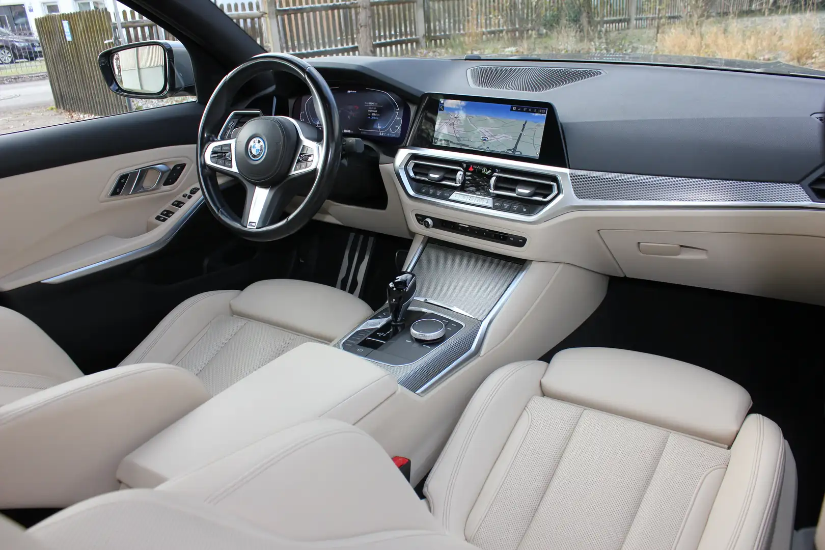 BMW 330 330 e M Sportpaket GSD Laser RFK HUD Memory VOLL Grau - 2