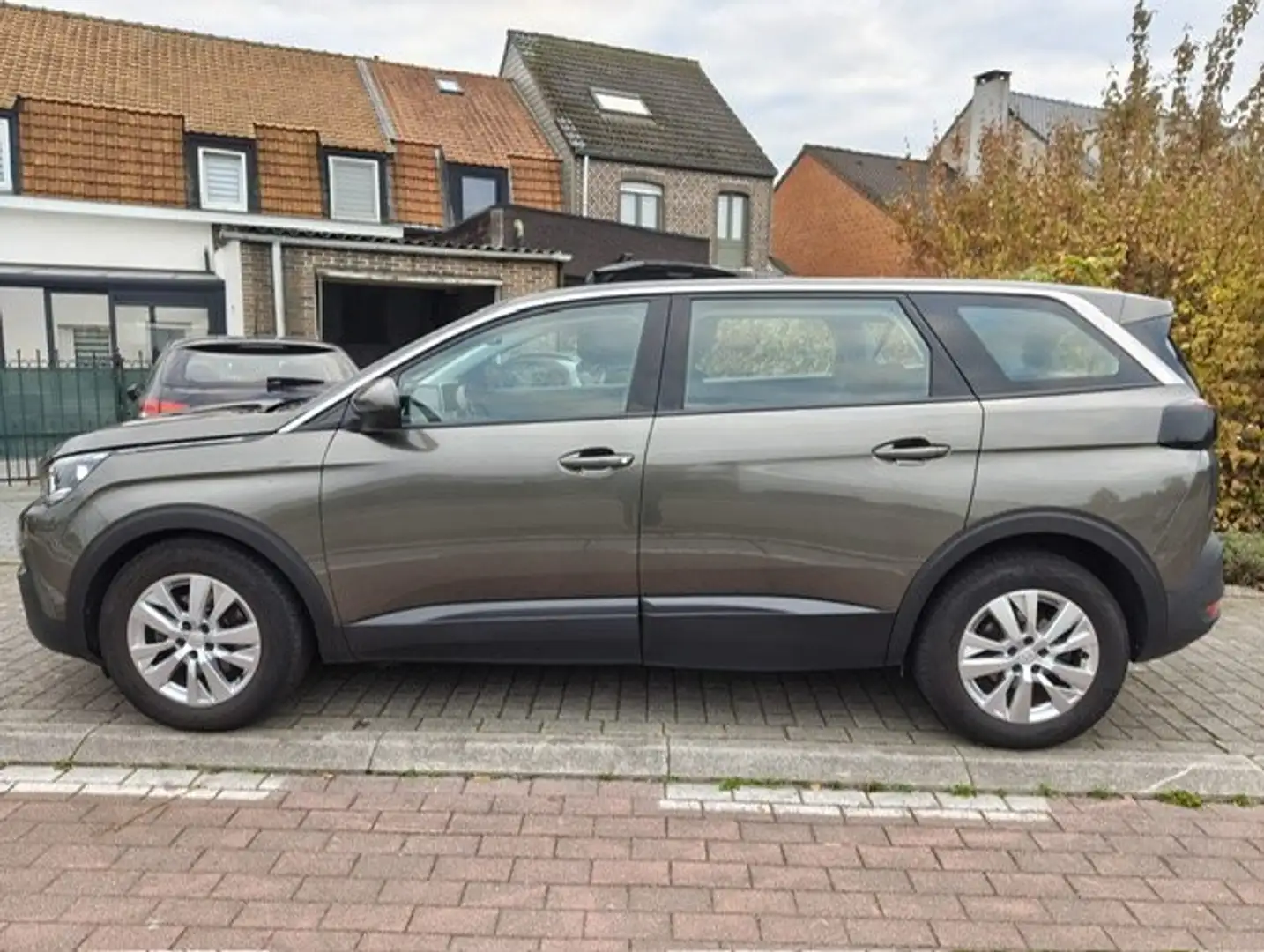 Peugeot 5008 5008 1.2i EAT8 12Maanden garantie 1e eigenaar BTWi Gris - 1