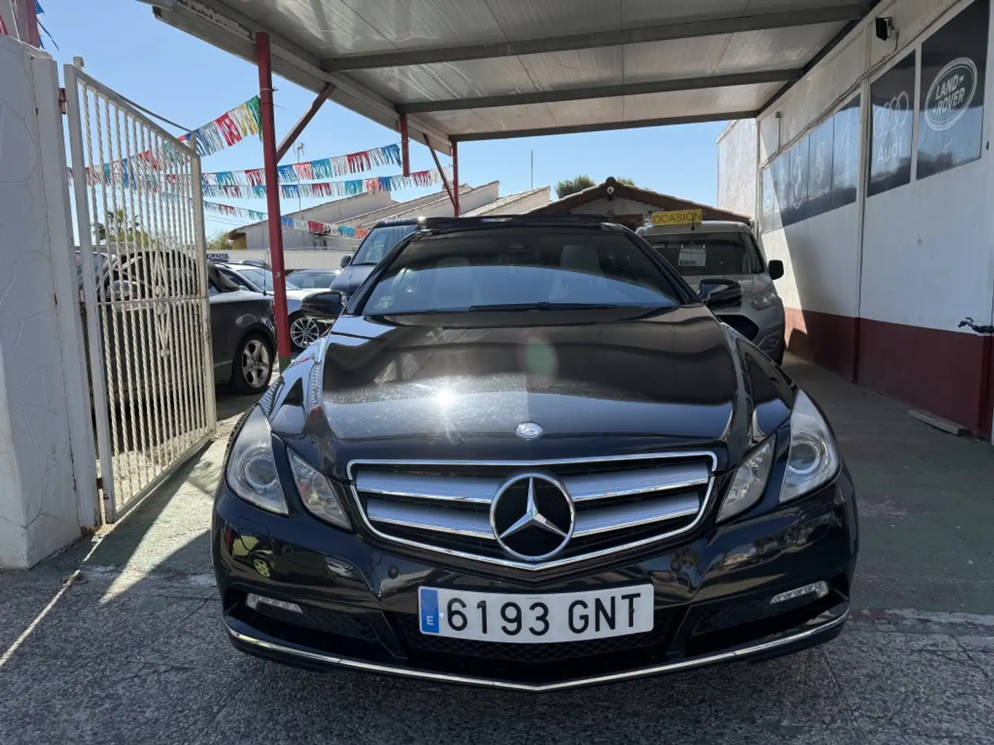 Mercedes-Benz E 350 350CDI BE Avantgarde Aut. Zwart - 2