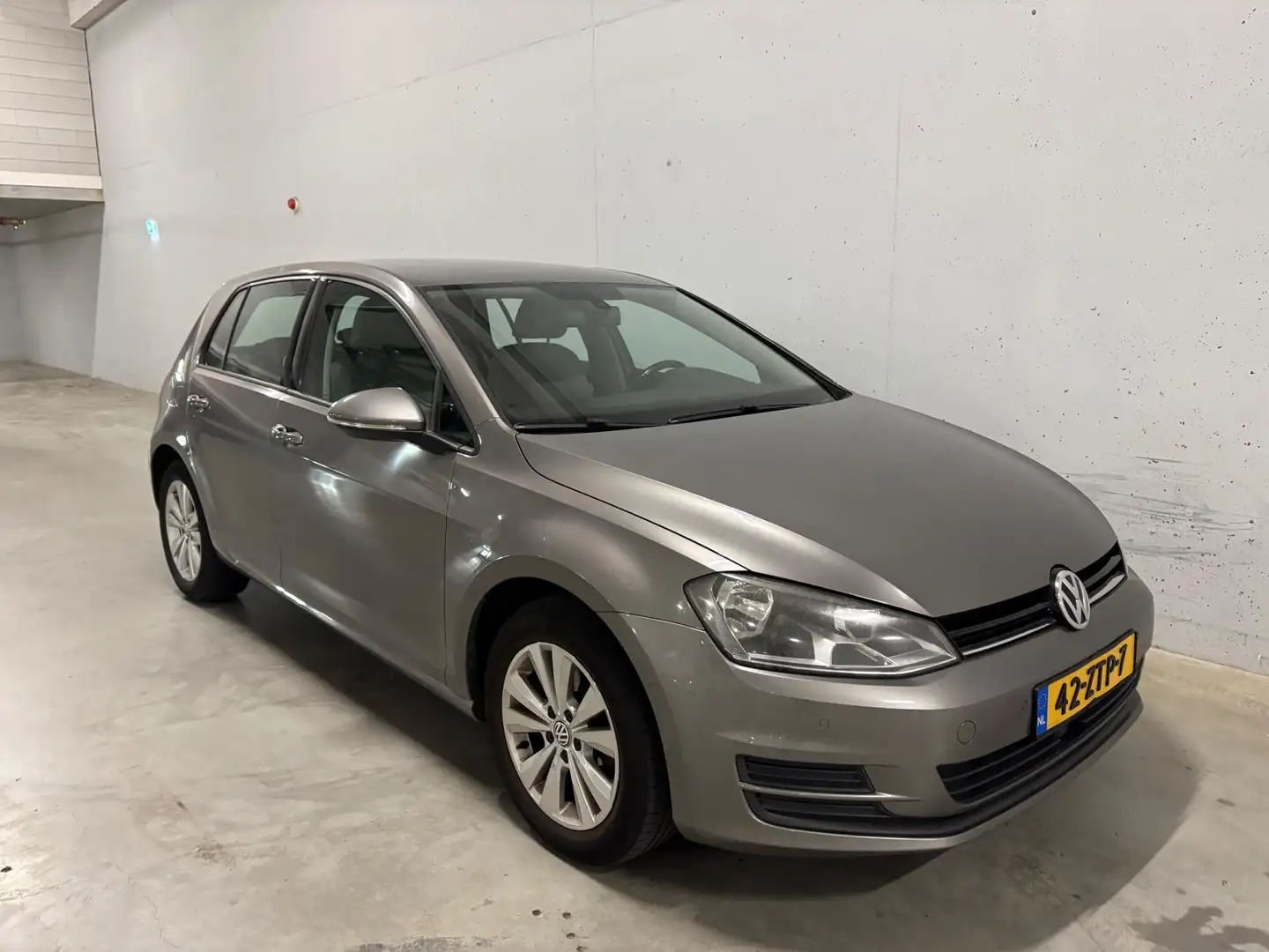 Volkswagen Golf 1.4 TSI 5drs. Automaat Cruise Clima APK Gris - 2