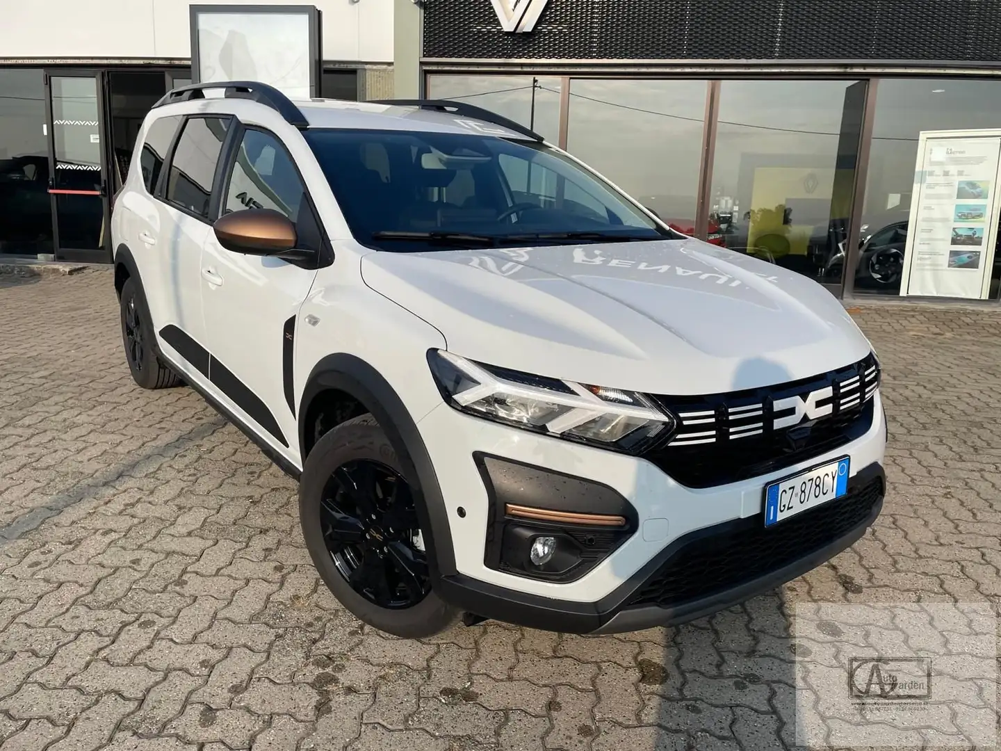 Dacia Jogger Jogger 1.6 Hybrid 140 5 posti Extreme Up Bianco - 2