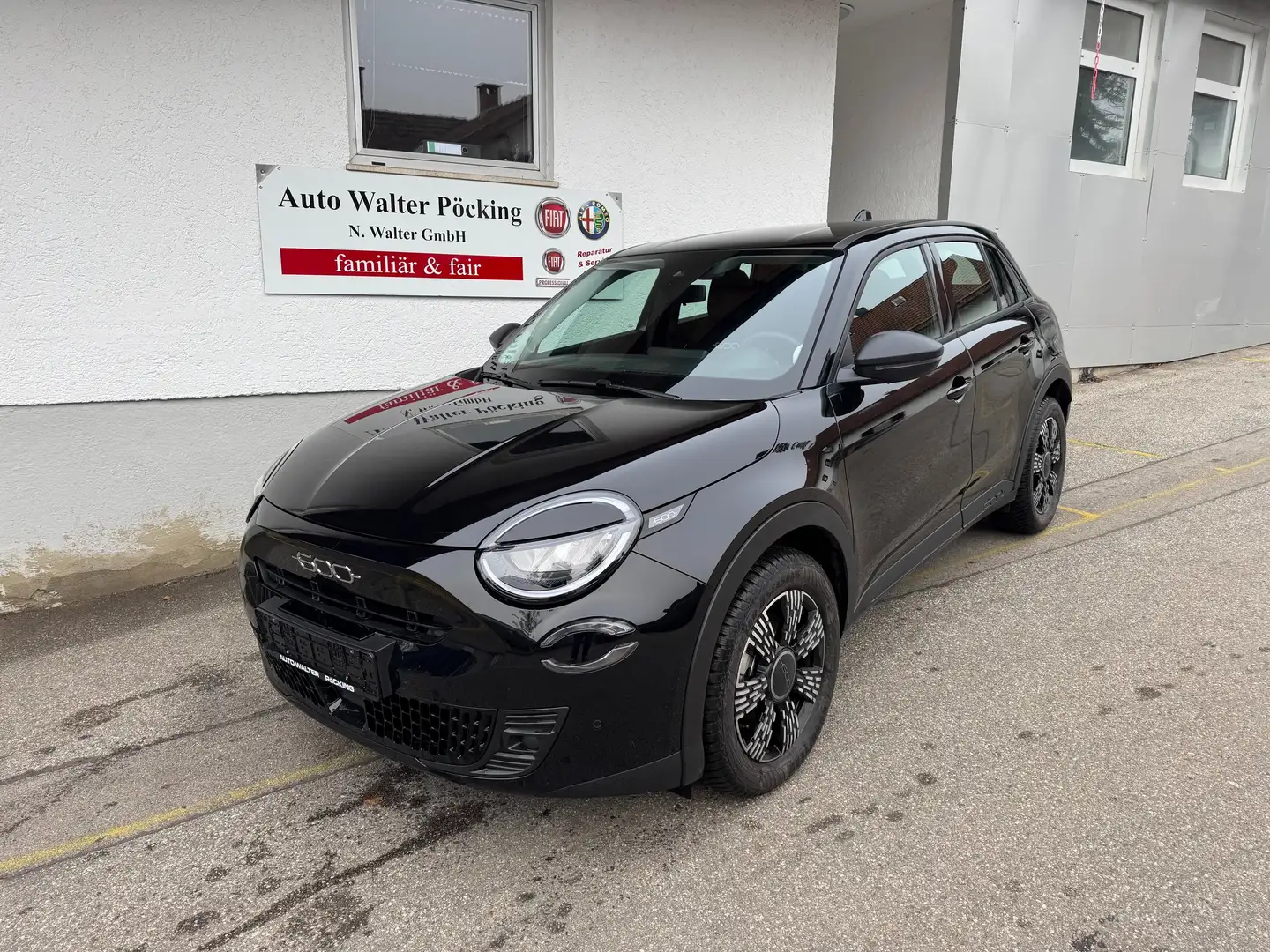Fiat 600 600 1.2 Hybrid Sonderedition, Navi, WinterPak, LED Schwarz - 1
