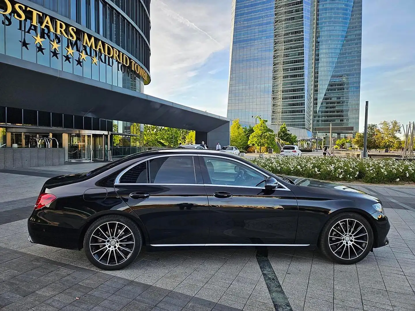 Mercedes-Benz E 220 E 220d 9G-Tronic 194 Negro - 2