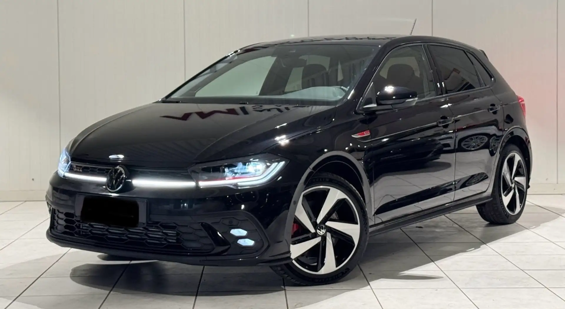 Volkswagen Polo GTI 2.0 tsi dsg Černá - 1