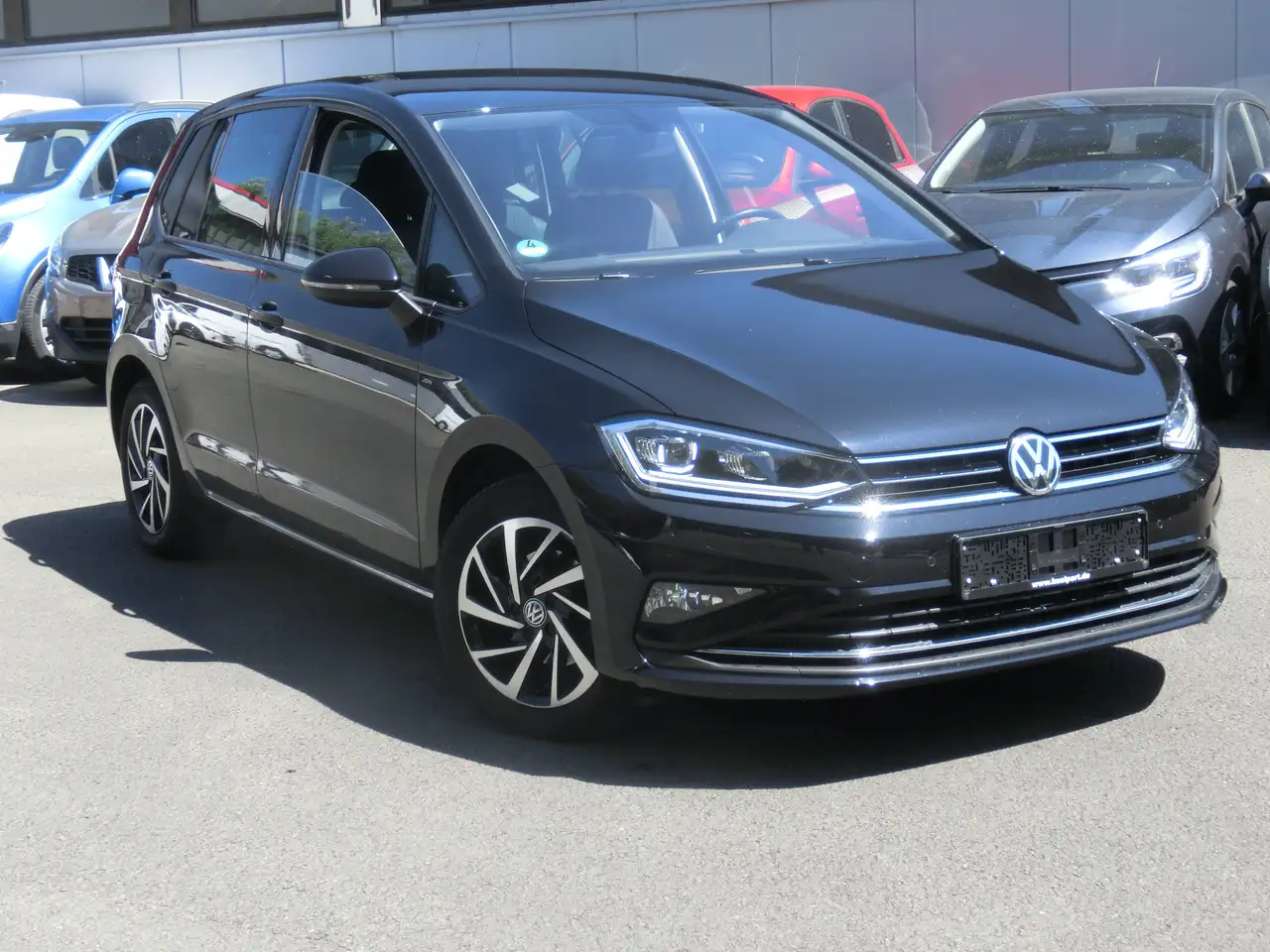 Volkswagen Golf Sportsvan Golf VII 1.0l Automatik /Navigationssystem, Klimaautomatik, Tel., Sitzheizung, AHK klappbar, LMF 4-Season — photo 1 of 16