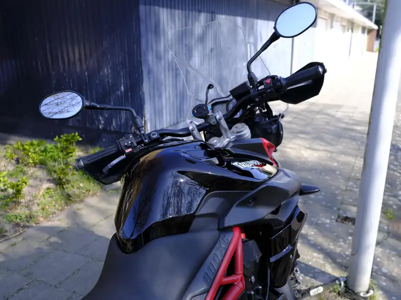 Triumph Tiger 800 - foto 2