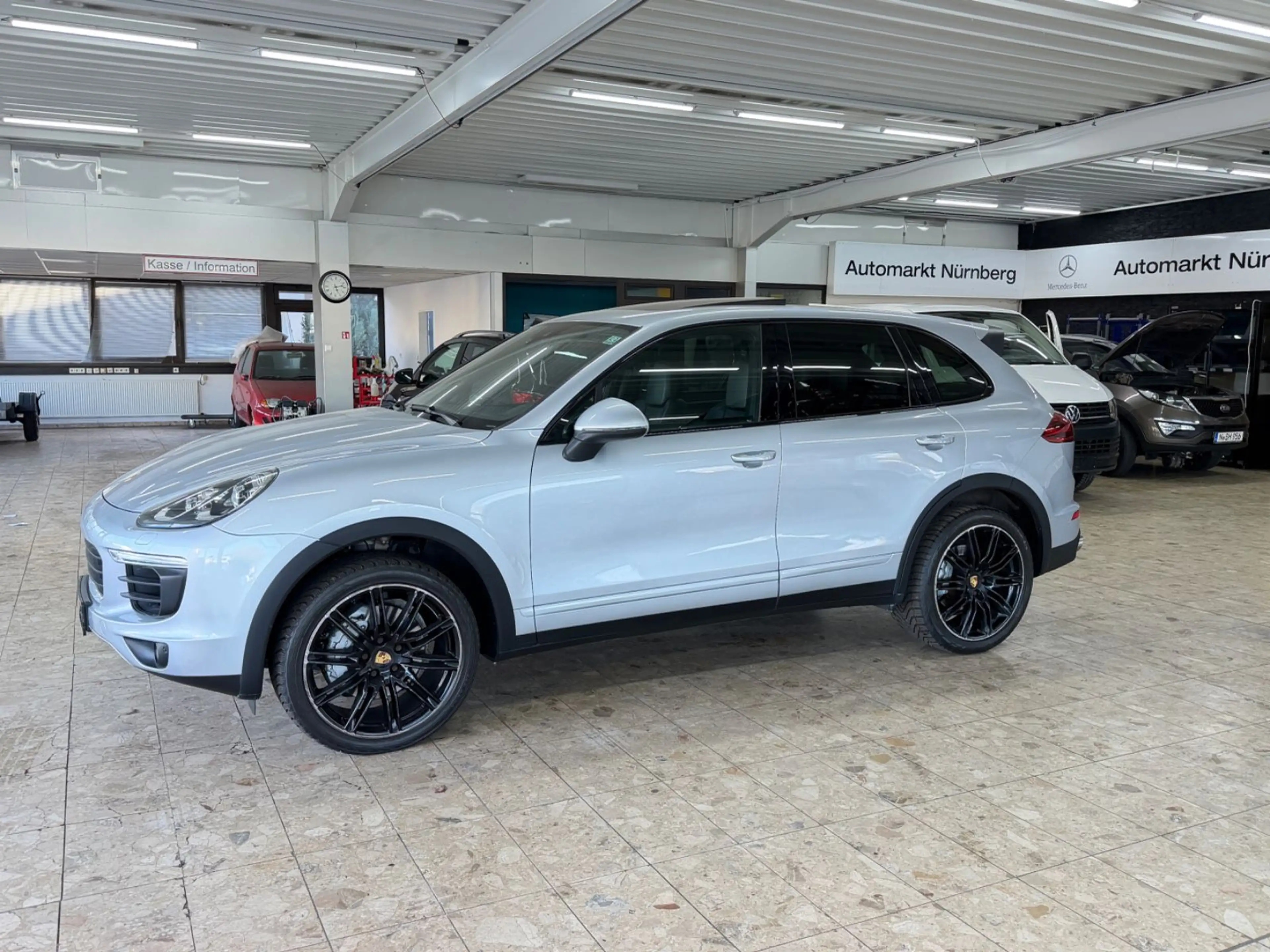 Porsche Cayenne S 4,2 V8 Diesel Top Zustand Scheckheft — photo 2