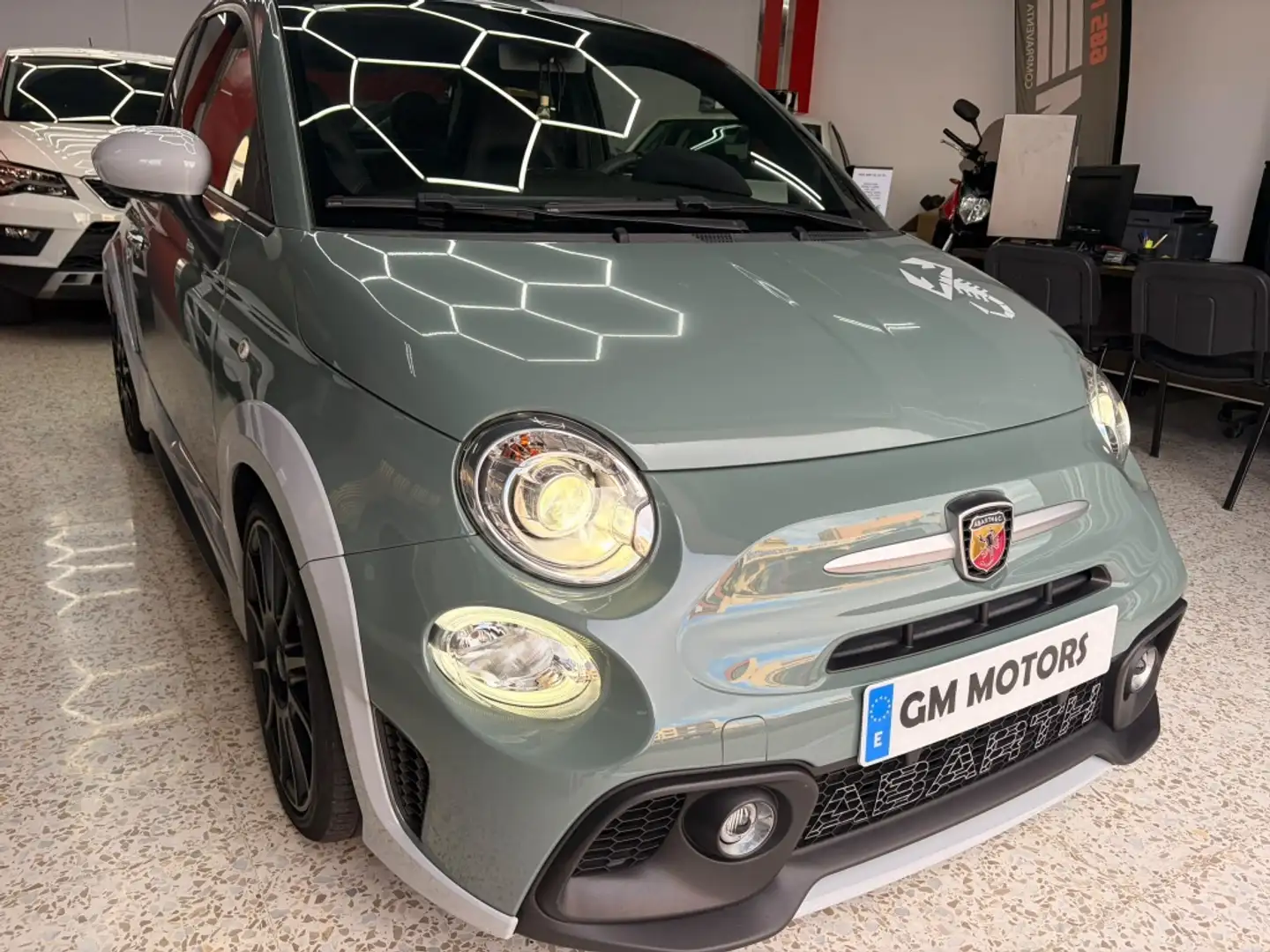 Abarth 695C 1.4T JET RIVALE AUT. 132KW Verde - 2