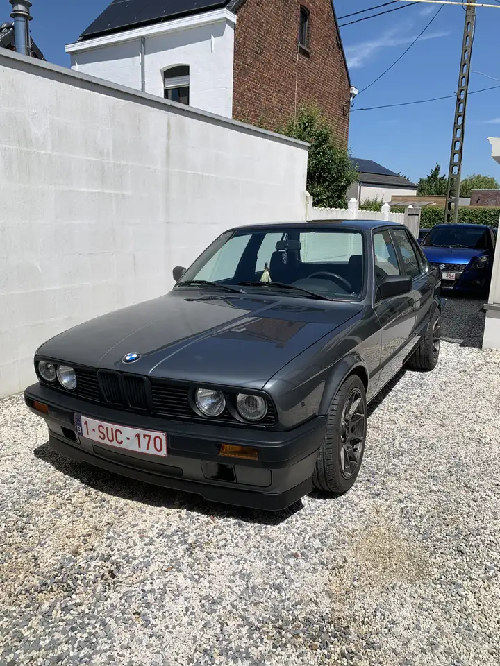 BMW 316i Sedan, foto 3