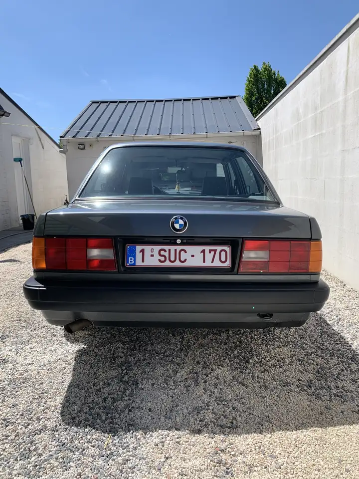 BMW 316i Sedan, foto 4