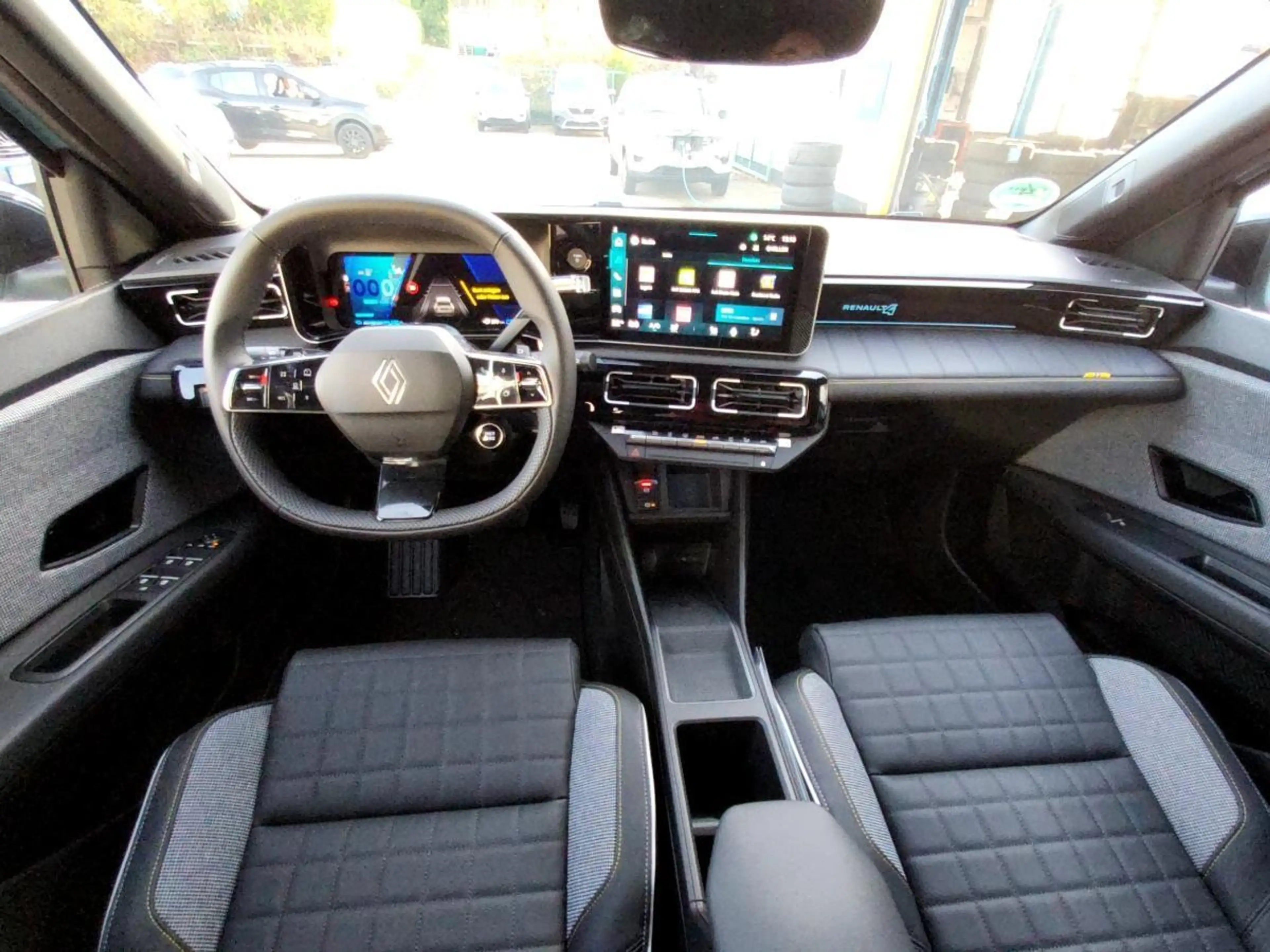 Renault R 4 E-Tech elektrisch Iconic 150 Comfort Range — photo 8