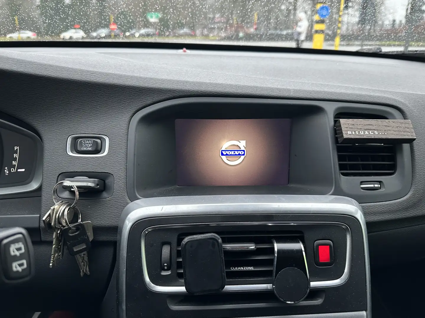 Volvo V60 D2 Geartronic - 2