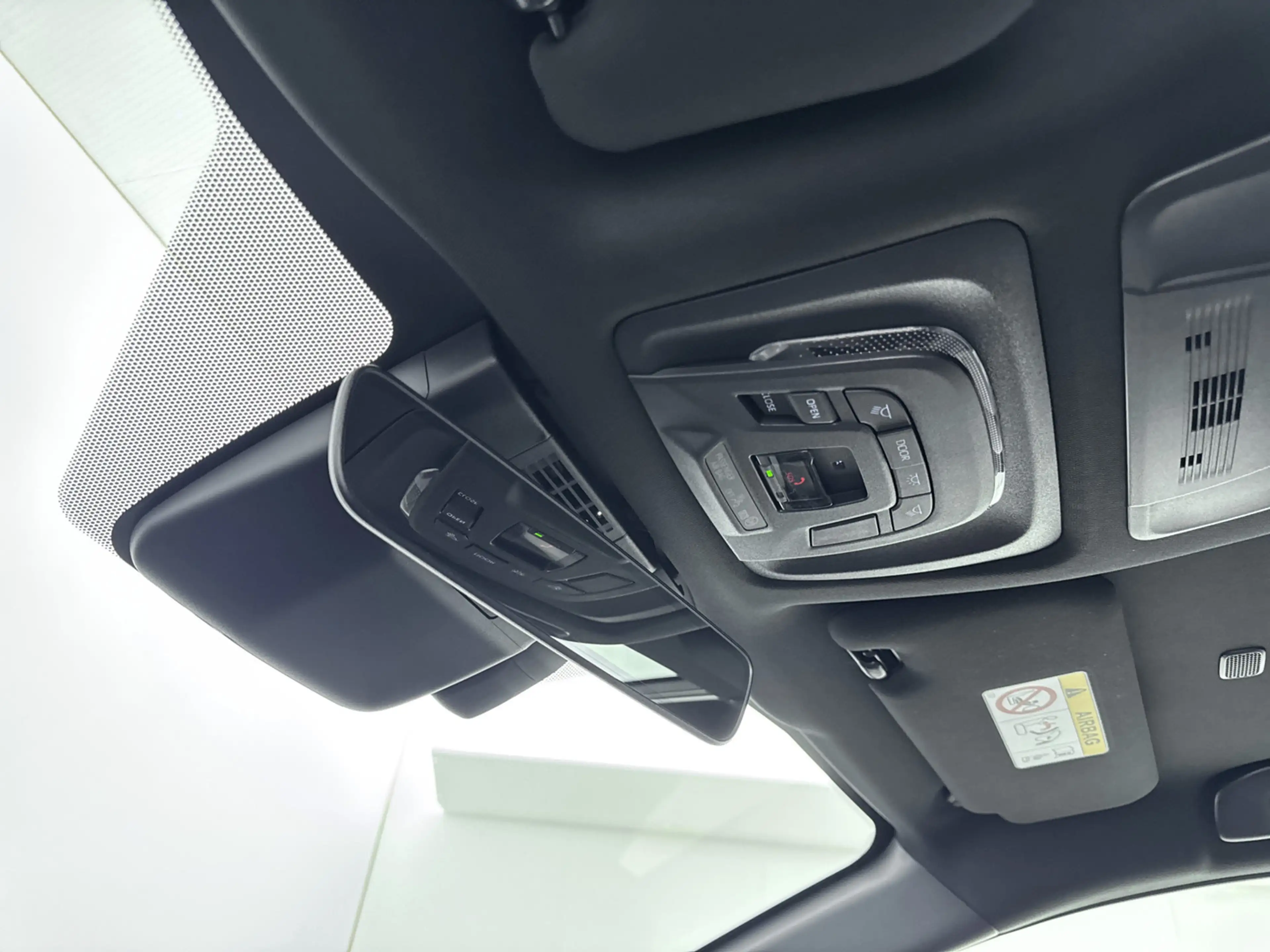 Toyota C-HR+ Executive AWD 77 kWh — photo 12