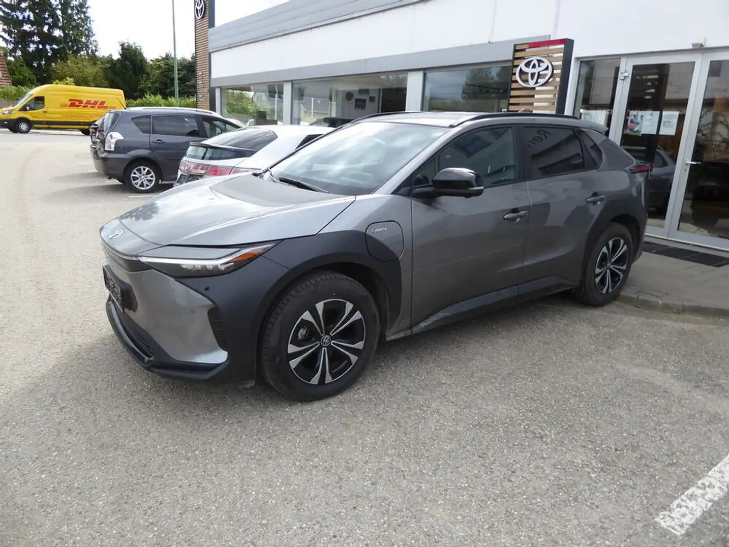 Toyota bZ4X Allrad Elektro 71,4kWh Aut. *COMFORT-PAKET* Grau - 2