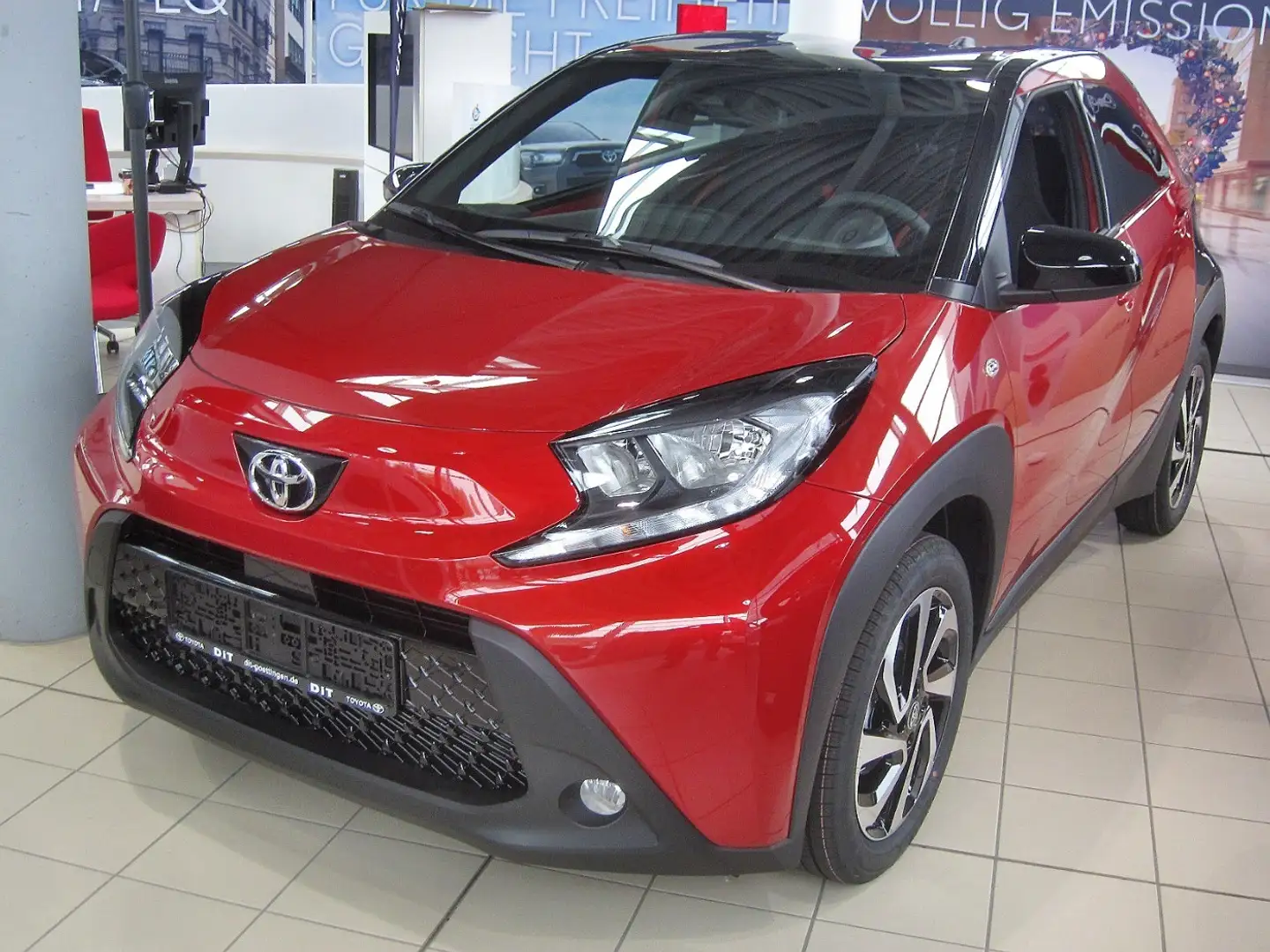 Toyota Aygo 1.0 Teamplayer FLA SpurH KAM ACC Schwarz - 2