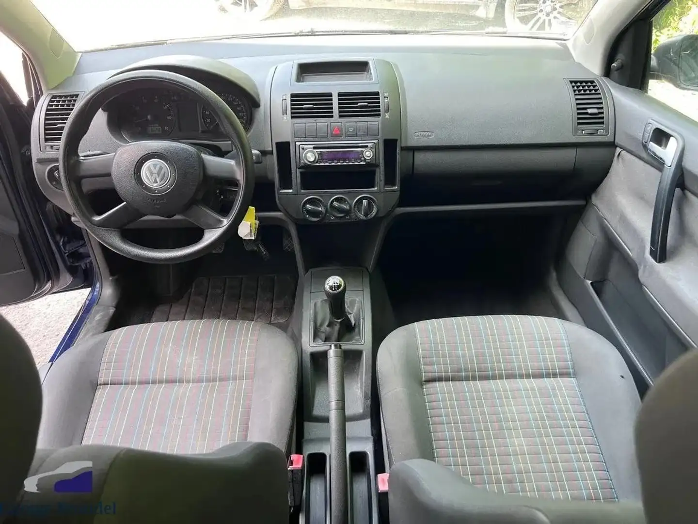 Volkswagen Polo IV 1.2 i 64cv Trendline Phase 2 Bleu - 2