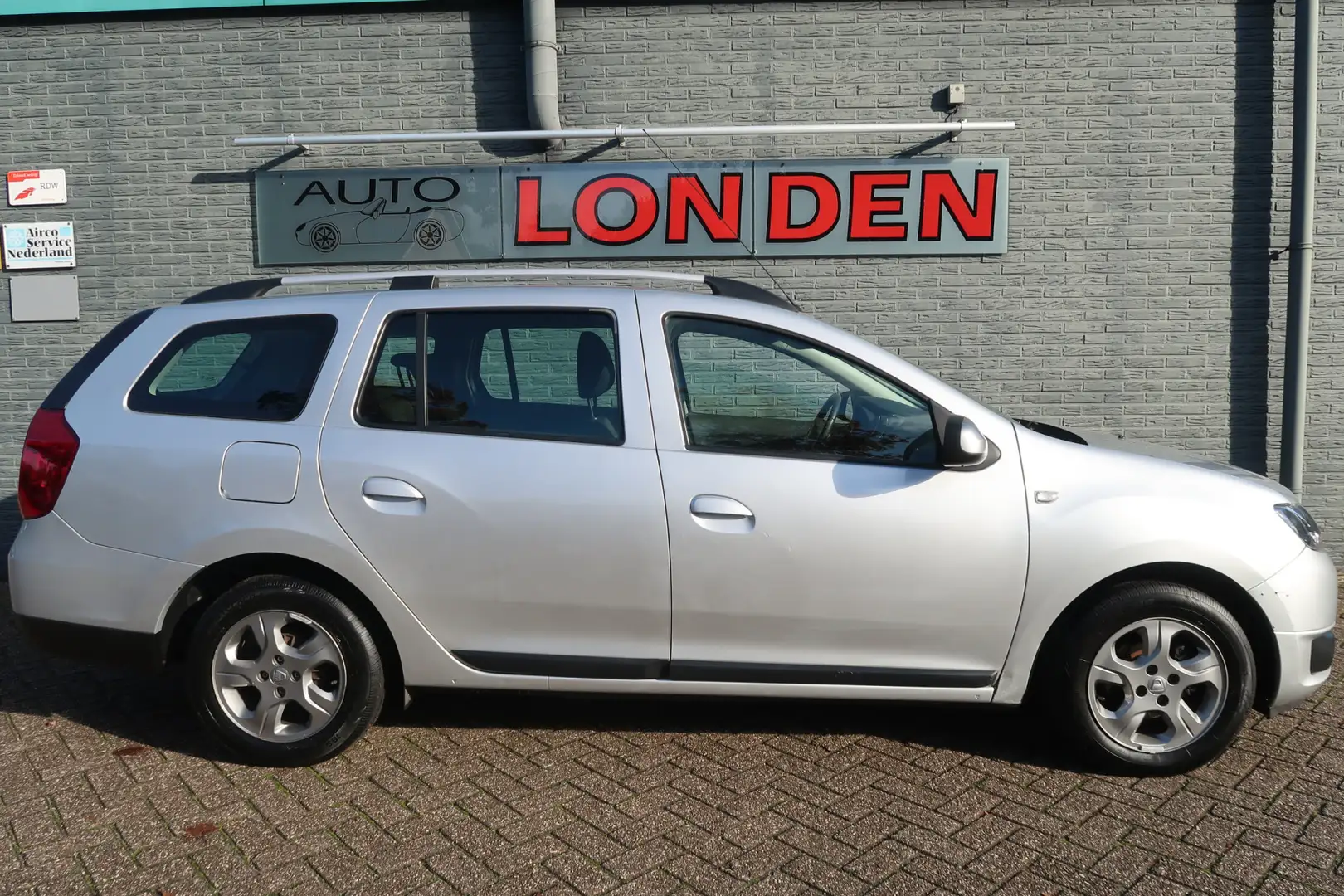 Dacia Logan MCV 0.9 TCe 10th Anniversary Ingeruild. Grijs - 2
