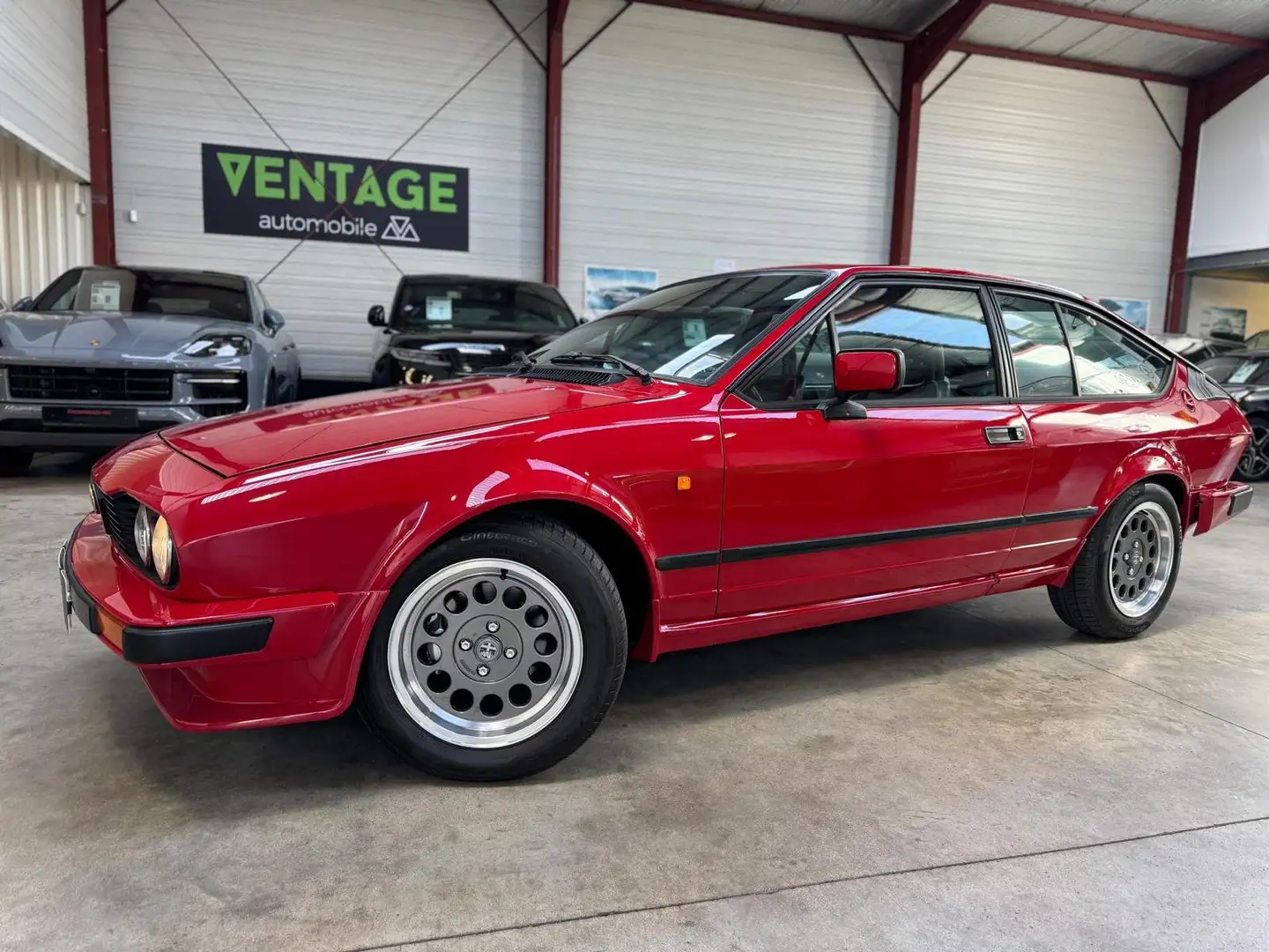 Alfa Romeo Alfetta GTV 2.0 Červená - 1