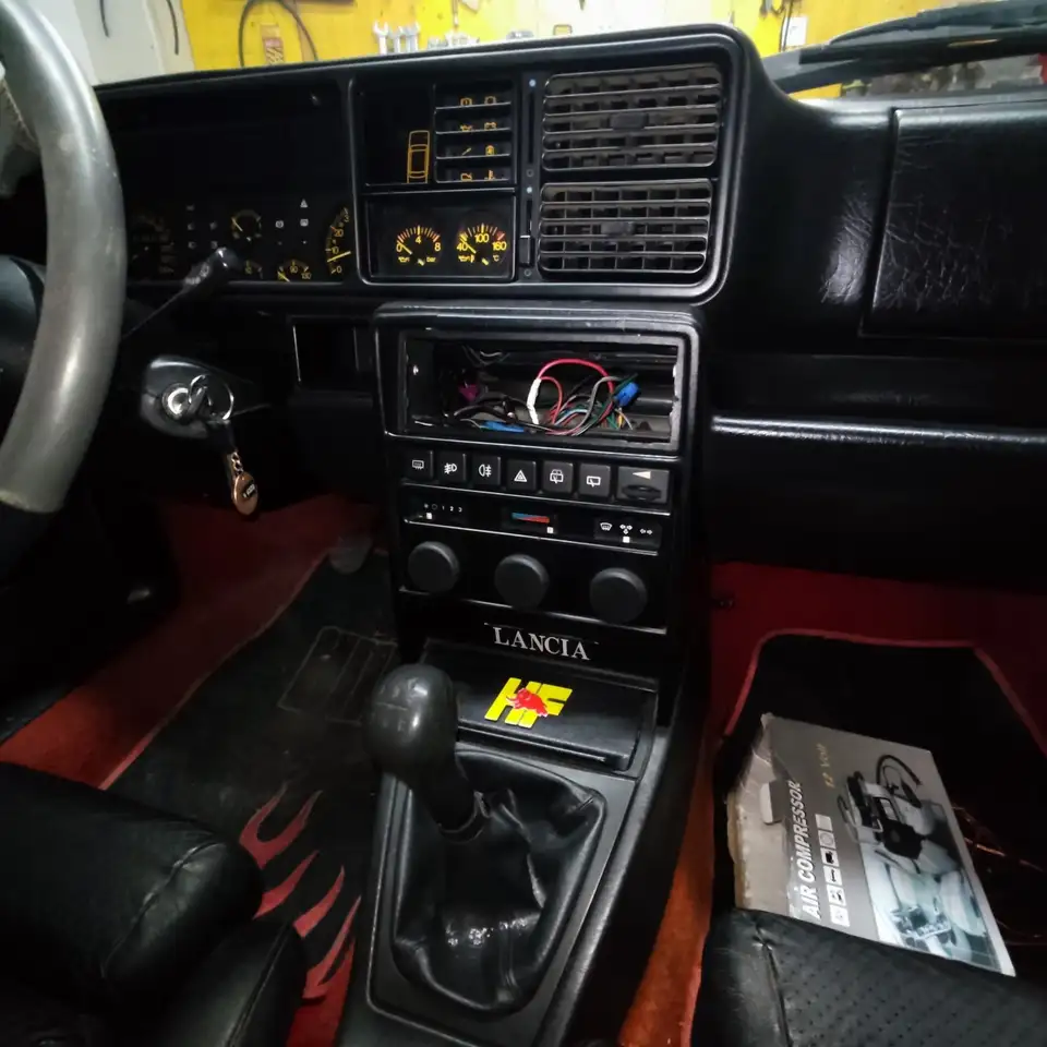 Lancia Delta HF Turbo exclusive edition, foto 6