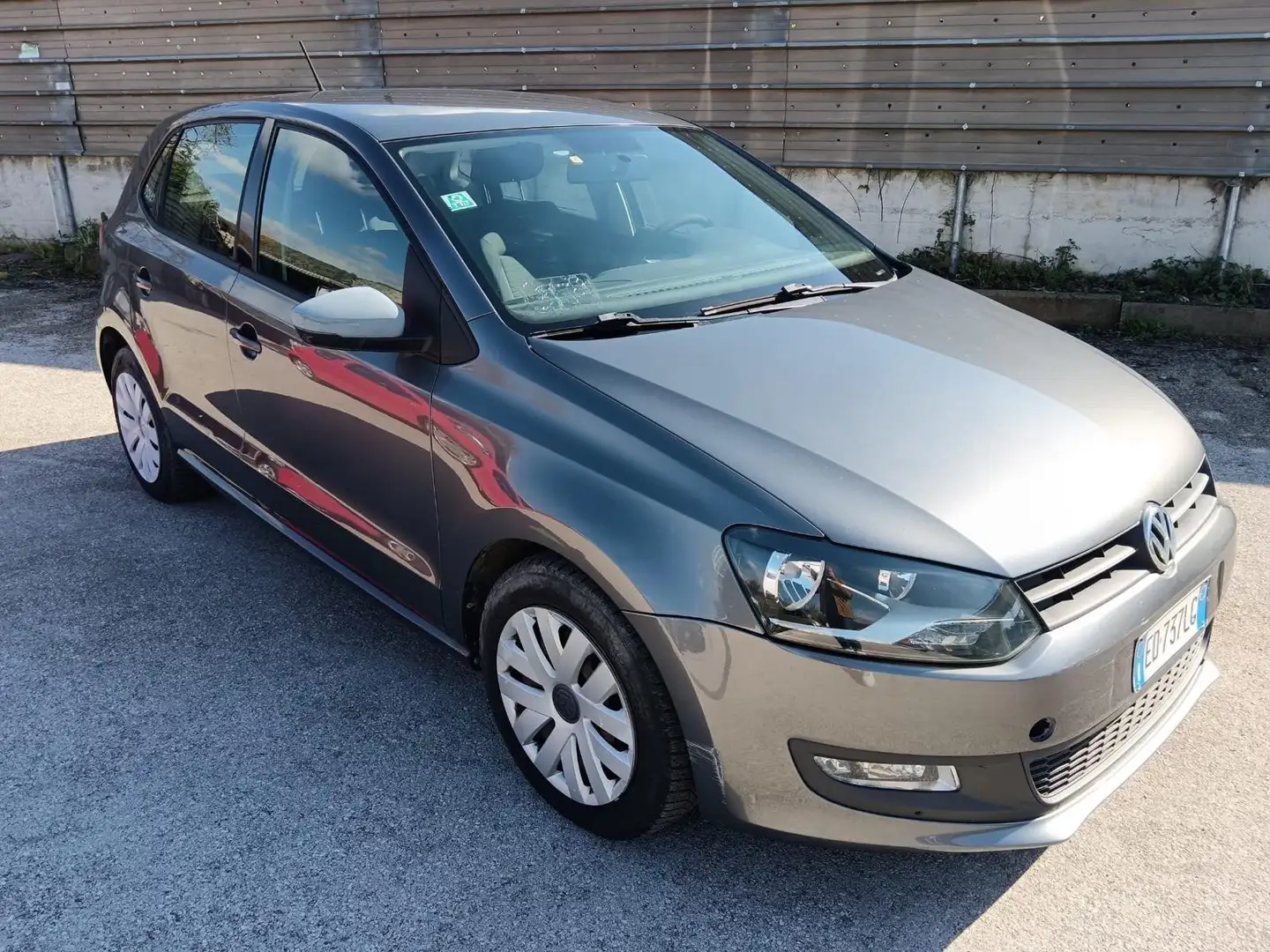 Volkswagen Polo 3p 1.2 Comfortline CL 70cv - 2