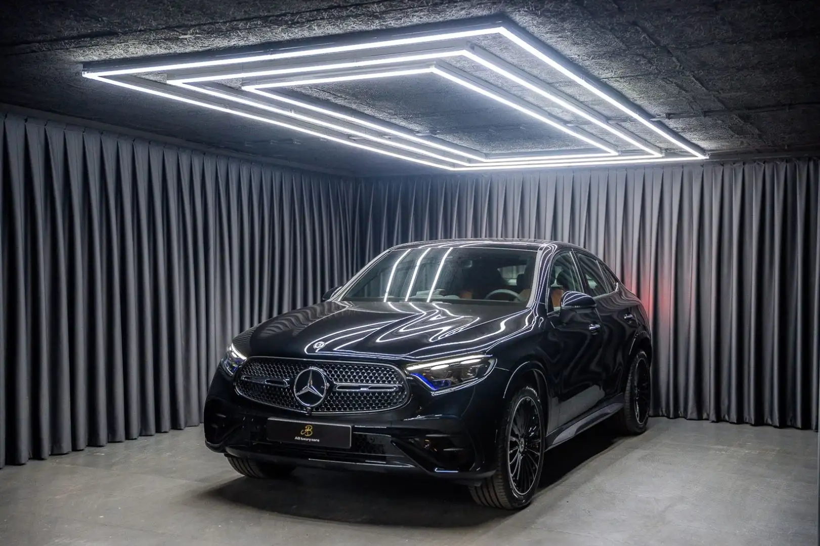 Mercedes-Benz GLC 300 4M Coupé AMG Premium Plus*20"*NP*MY26 Zwart - 1
