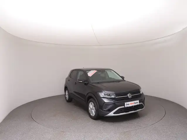 Volkswagen T-Cross view 2