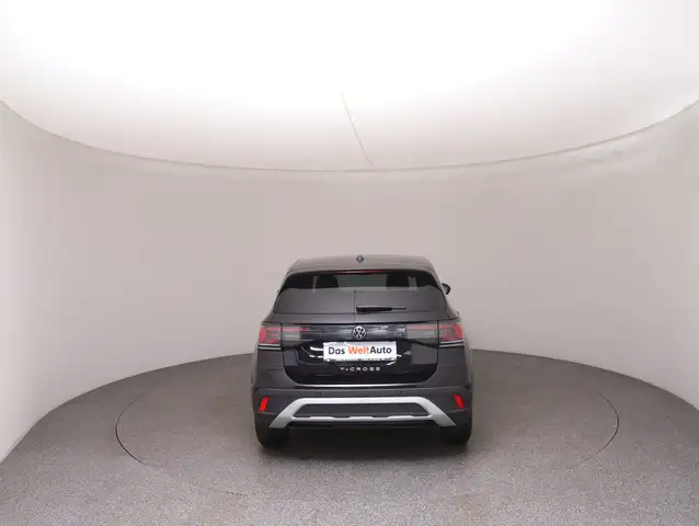 Volkswagen T-Cross view 6