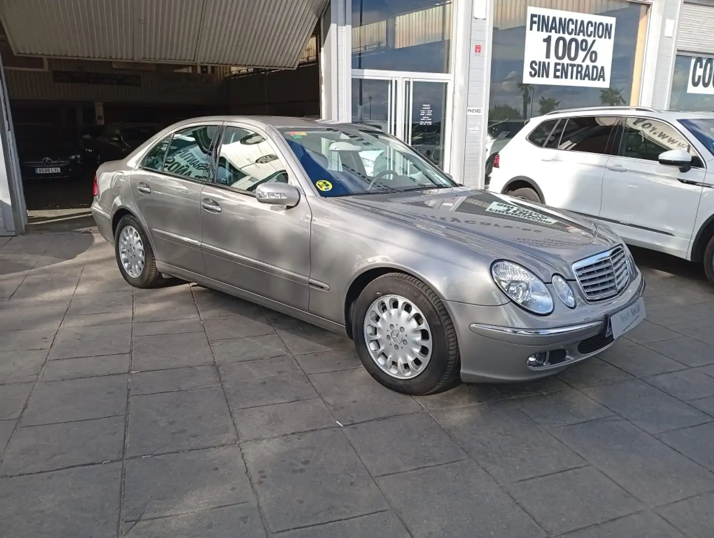 Mercedes-Benz MERCEDES-BENZ Clase E Berlina  Automático de 4 Pu Beige - 1