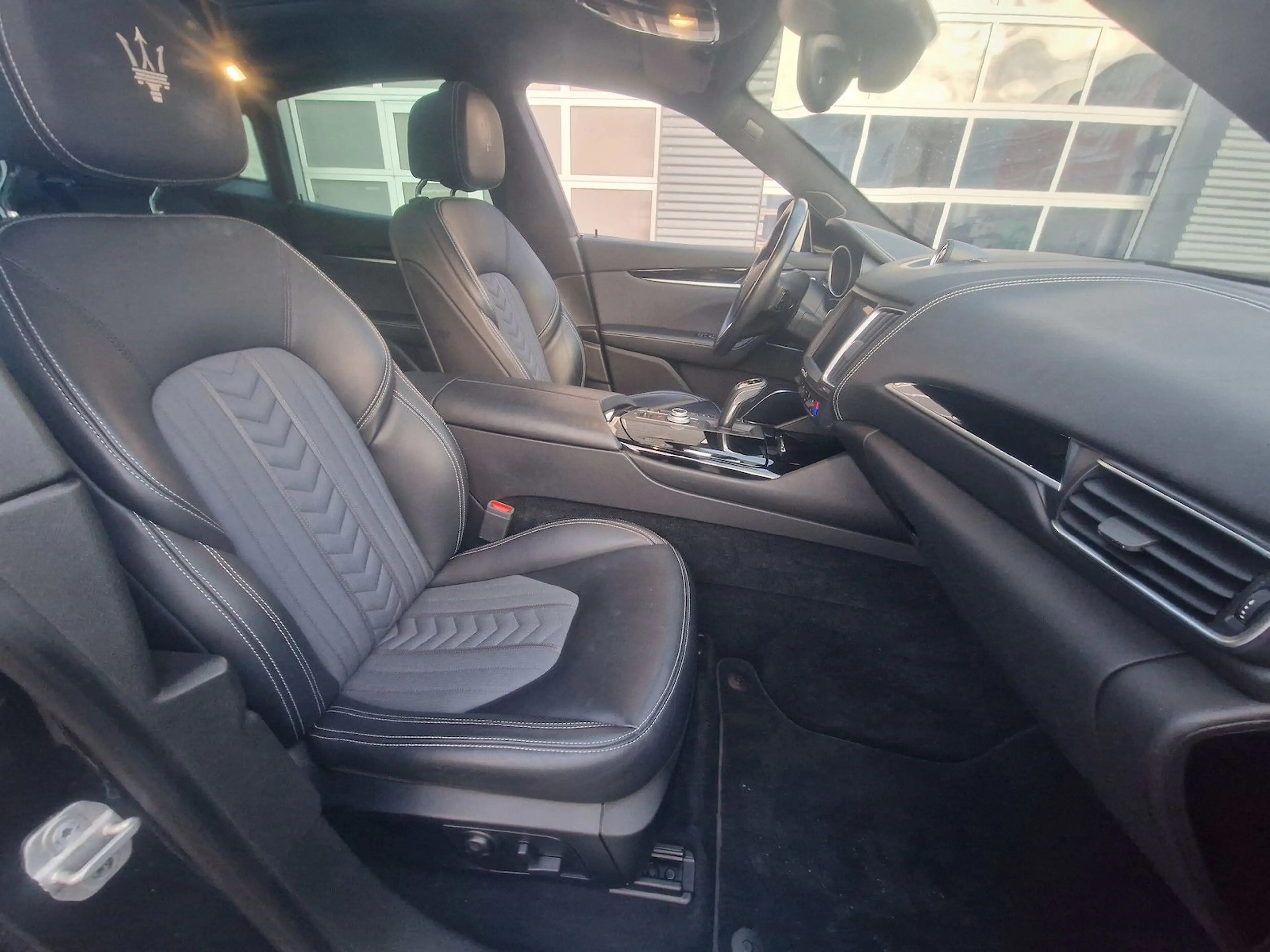 Maserati Levante Q4 Grand Lusso — photo 11