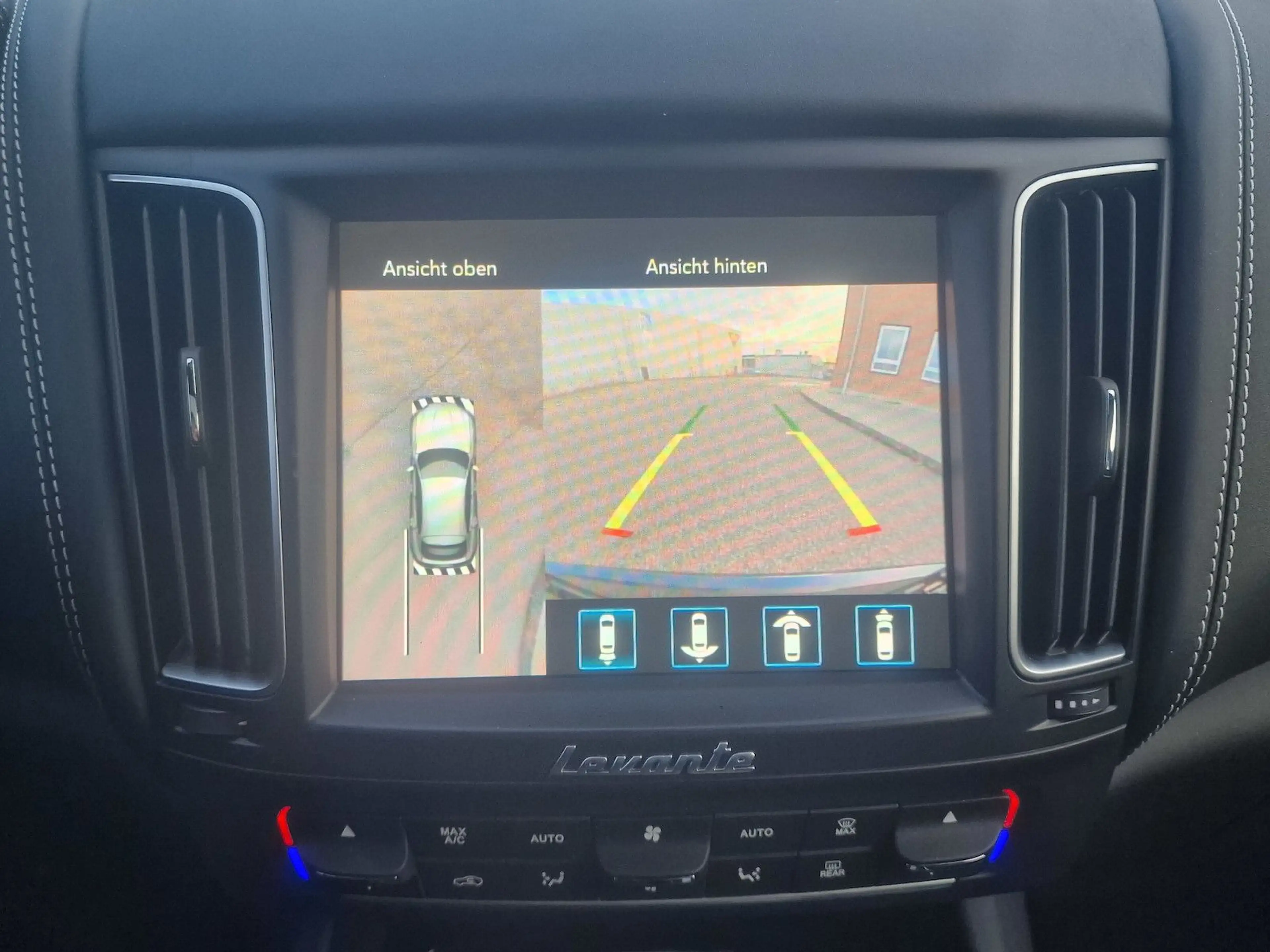 Maserati Levante Q4 Grand Lusso — photo 14