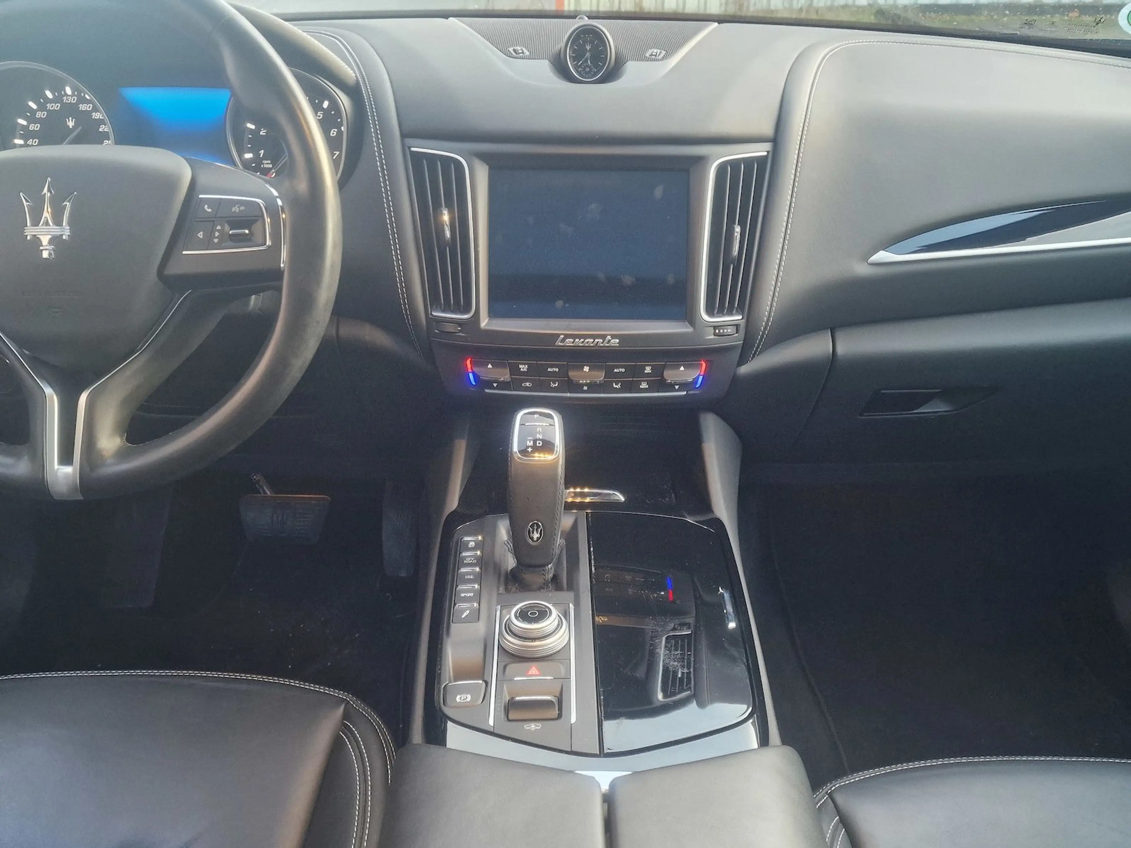 Maserati Levante Q4 Grand Lusso — photo 13