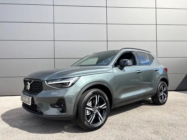 Volvo XC40 Plus, B3 Mild Hybrid