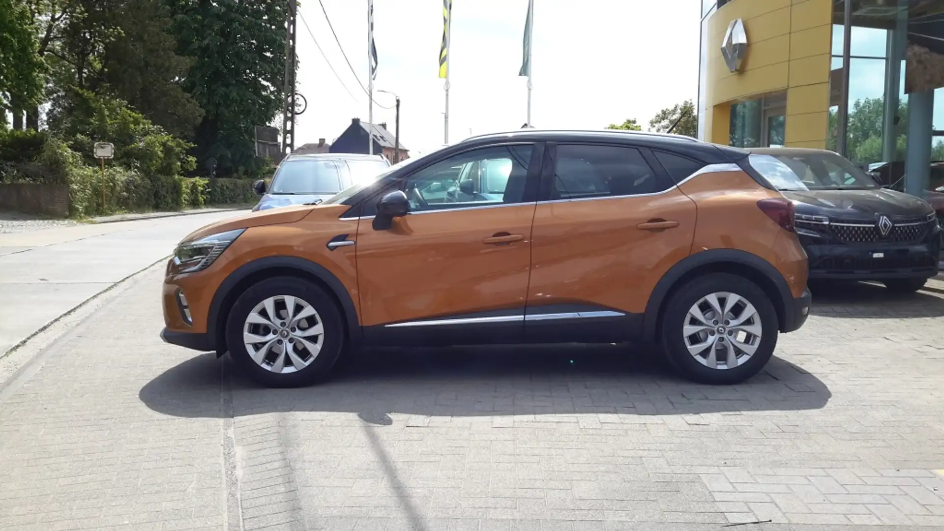 Renault Captur II 1.3 TCe 130 Intens EDC Automaat Oranje - 2
