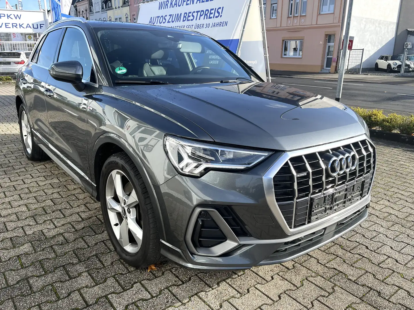 Audi Q3 40 TDI quattro S line *Pano*ACC*LED* Grau - 1