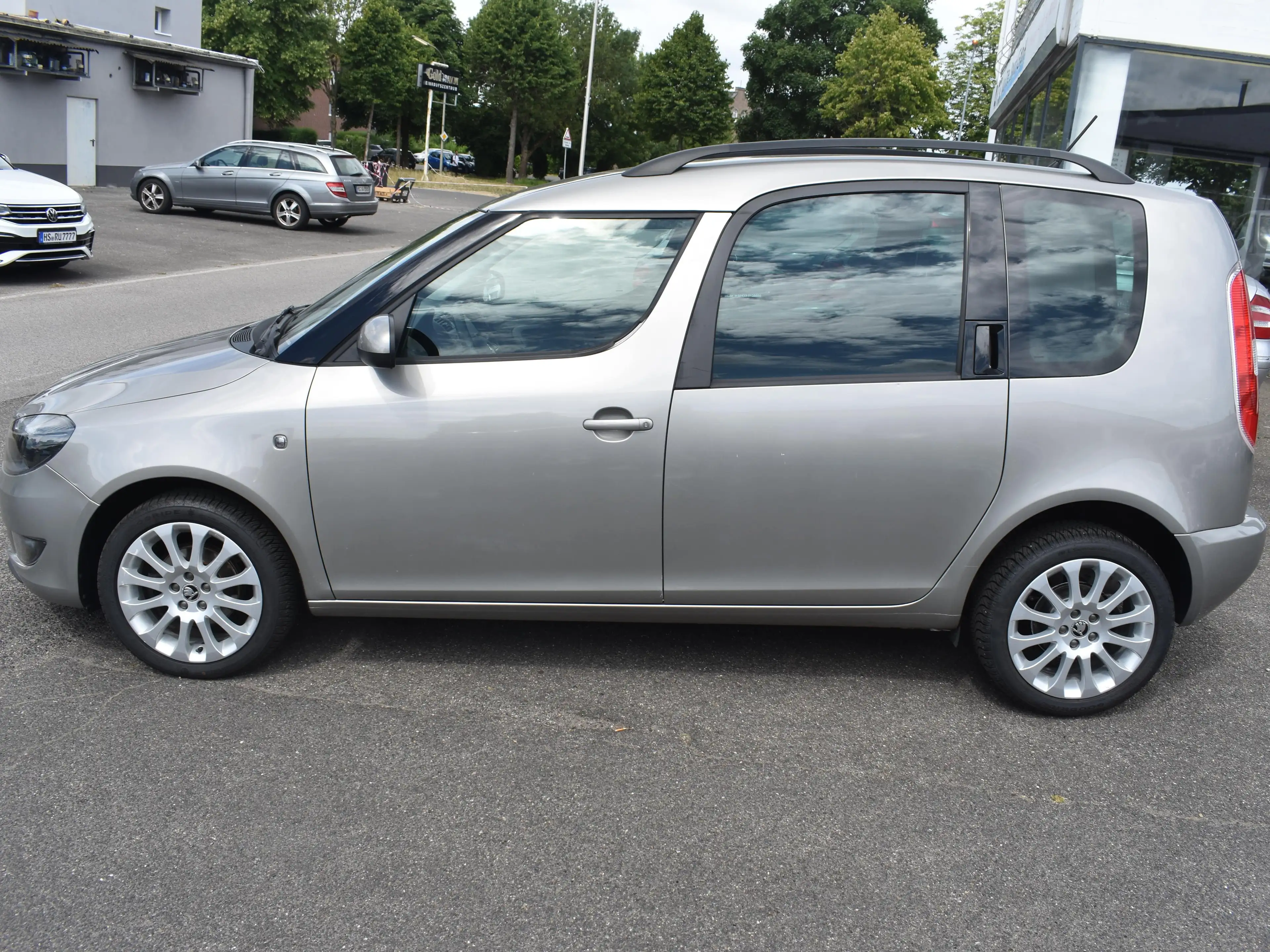 Skoda Roomster Plus Edition SITZHZ*AHK*STEUERKETTE NEU*AUS 1.HAND — photo 7